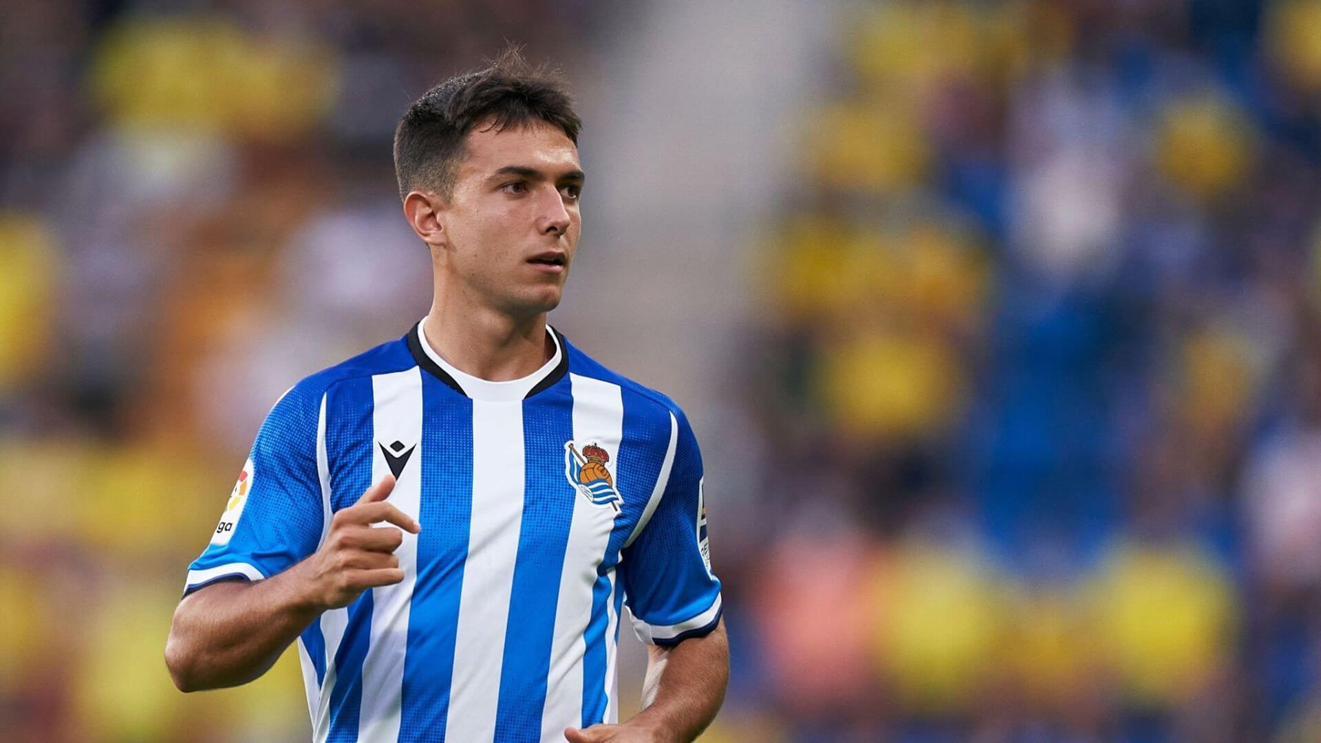 Martin Zubimendi - The Heir of Busquets role?