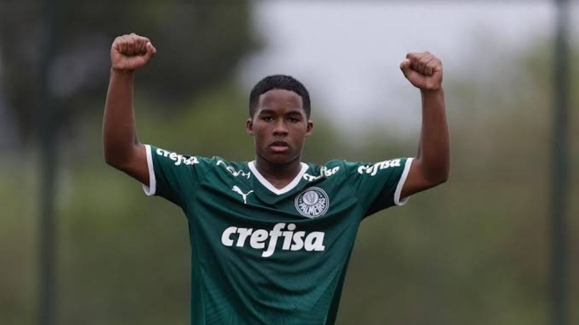 Chelsea rival Barcelona in pursuit of Brazilian prodigy, ready to meet his wage demands