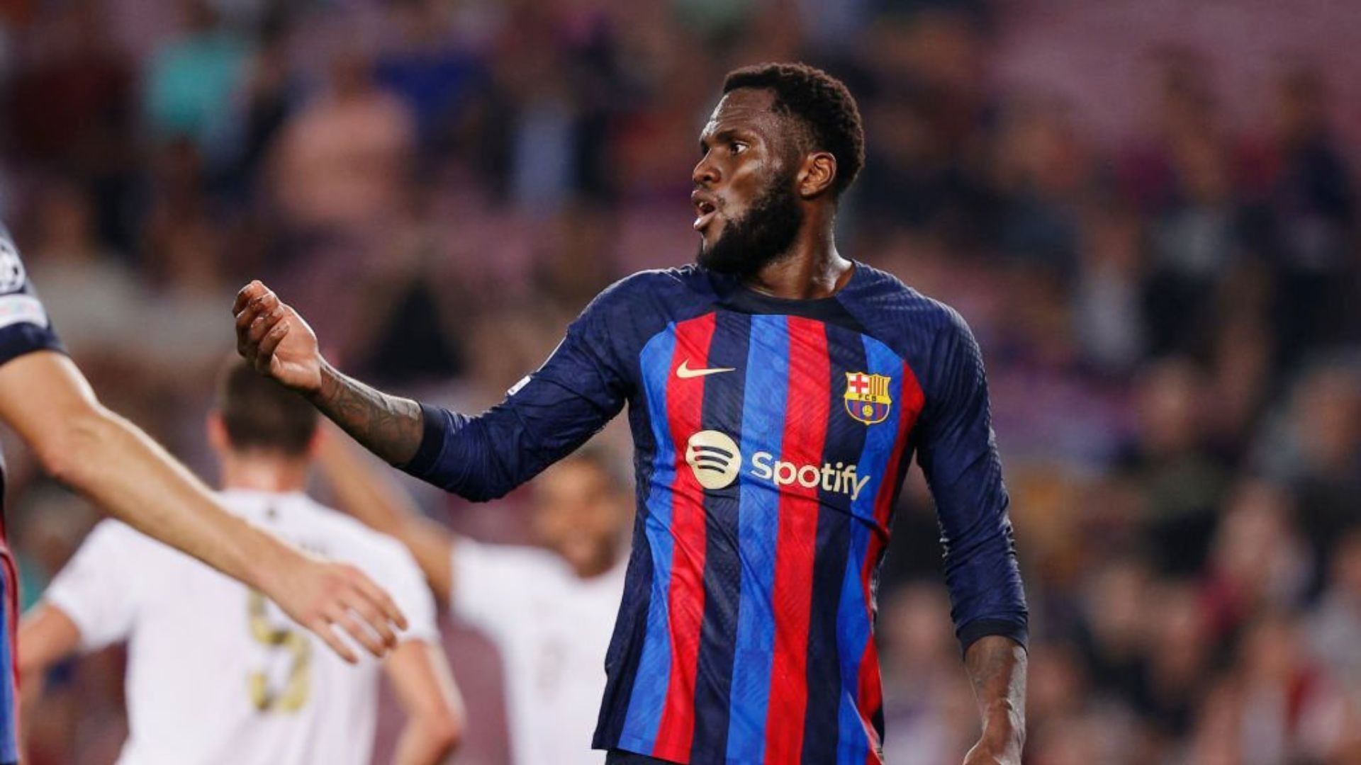 Out of favour Barcelona midfielder garnering interest from another Premier League club - report