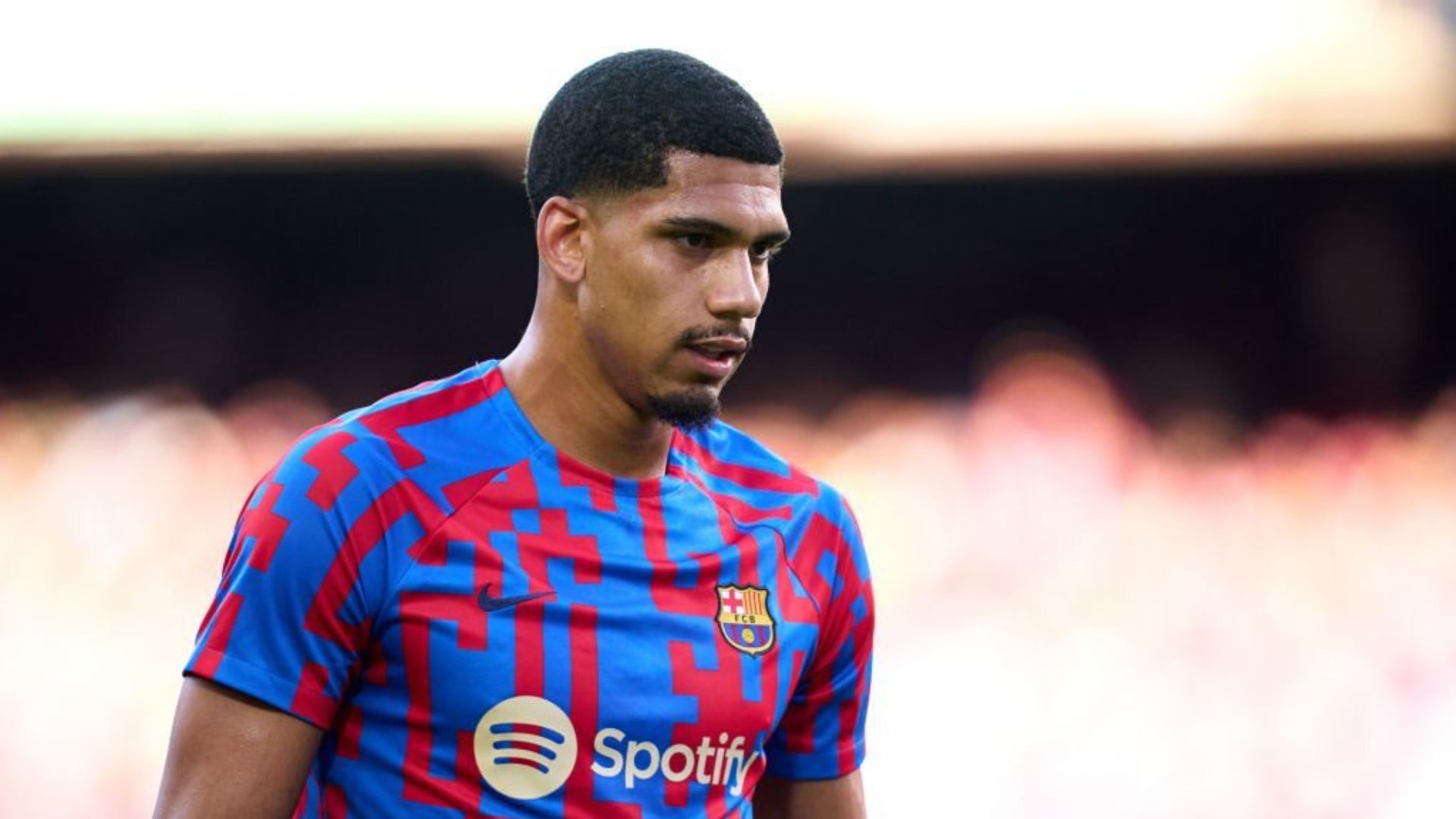 Barcelona defender to be assessed before resuming training with the club