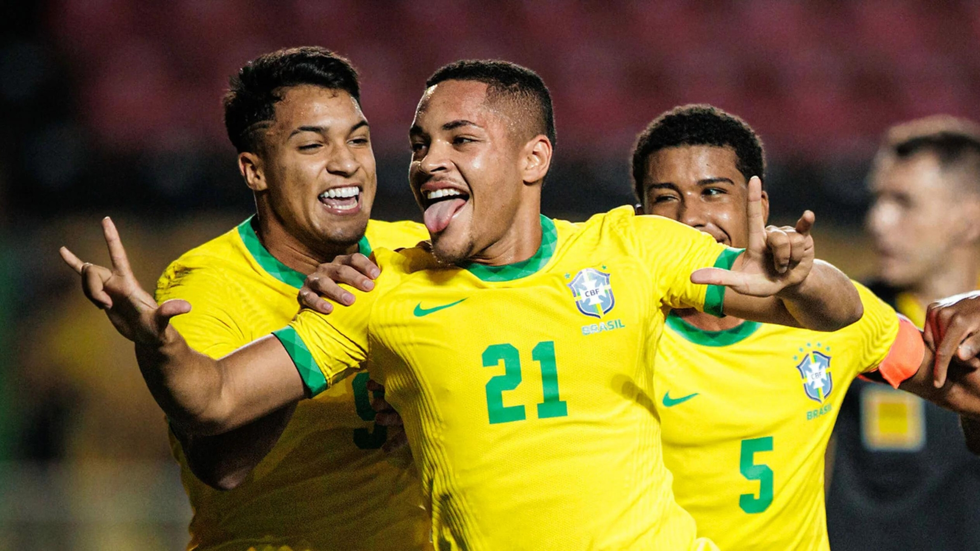 Barcelona want to sign Vitor Roque