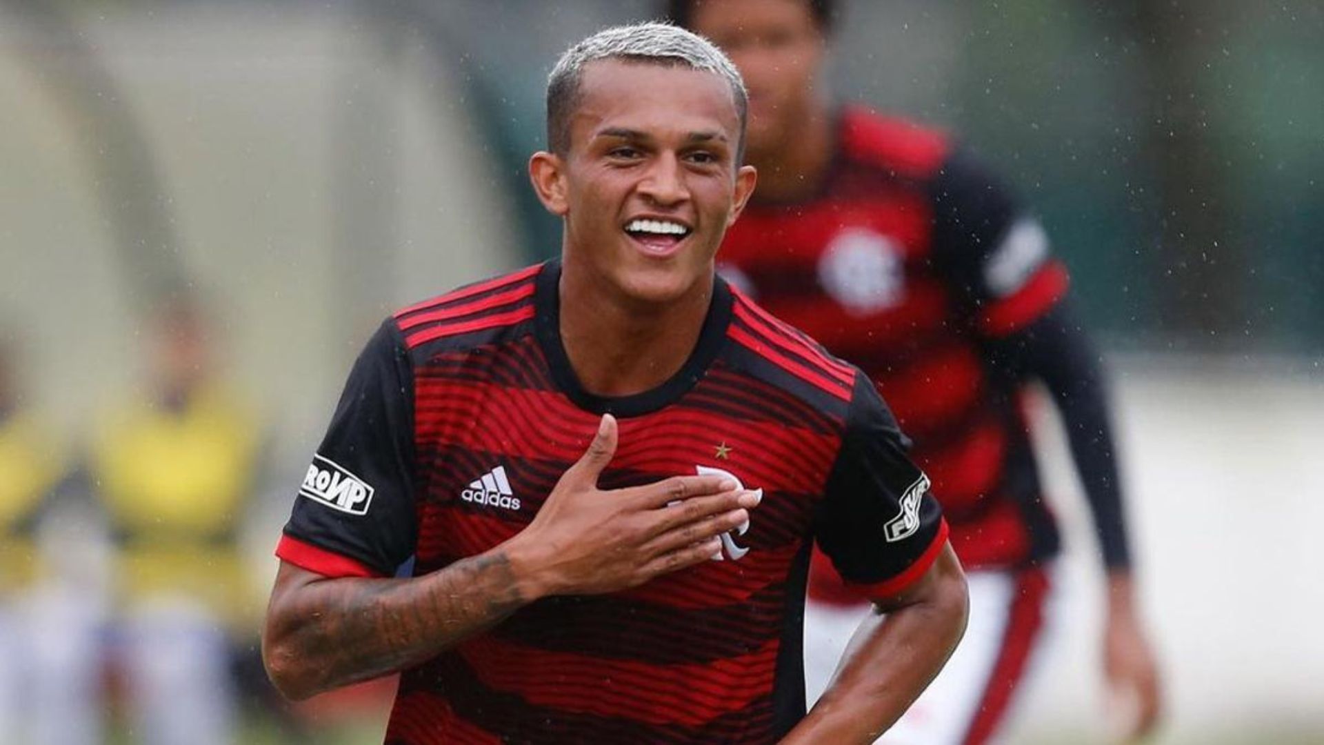 Flamengo right-back Wesley França on the radar of Barcelona