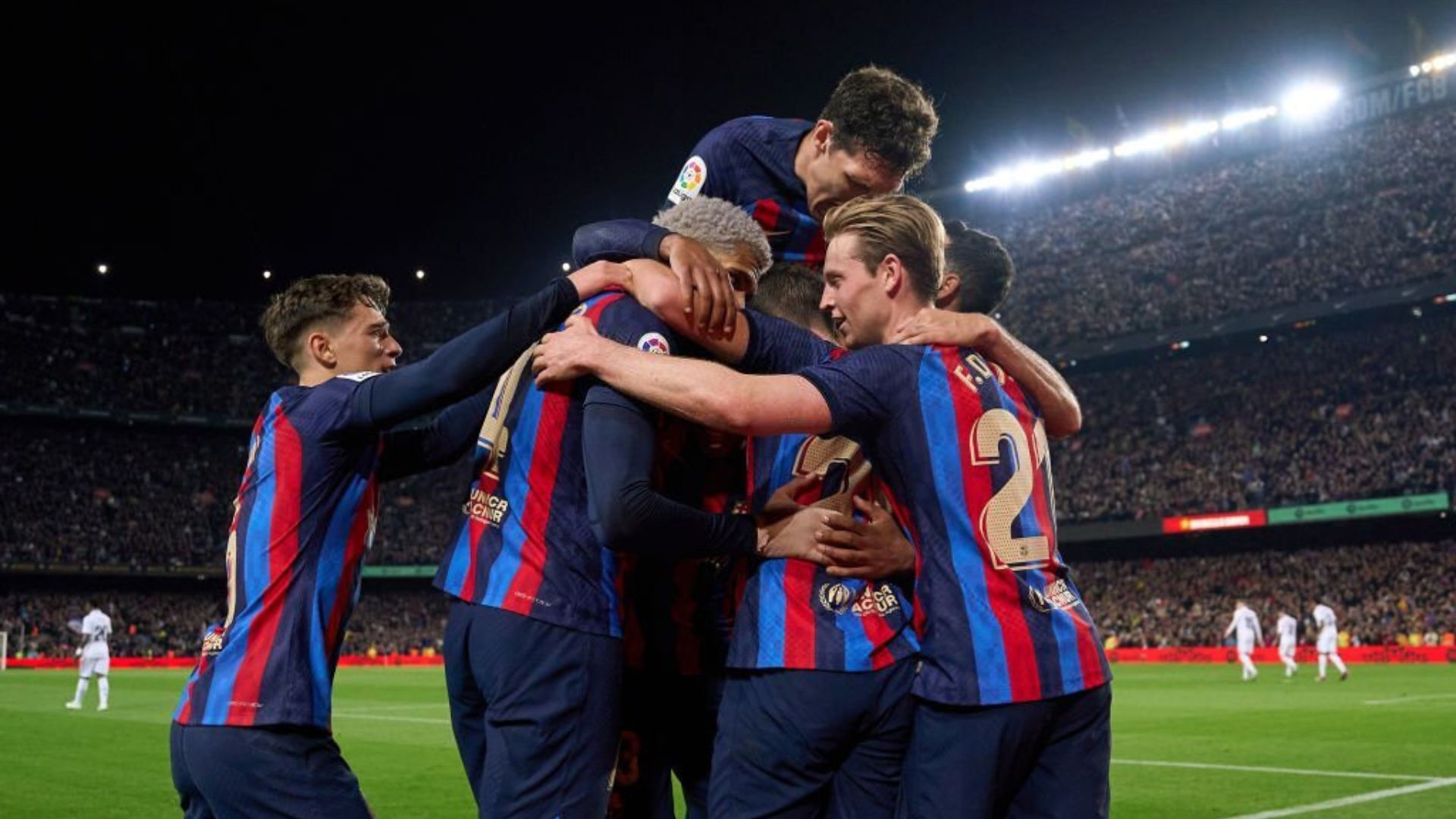 Barcelona players celebrating the equalizer against Real Madrid