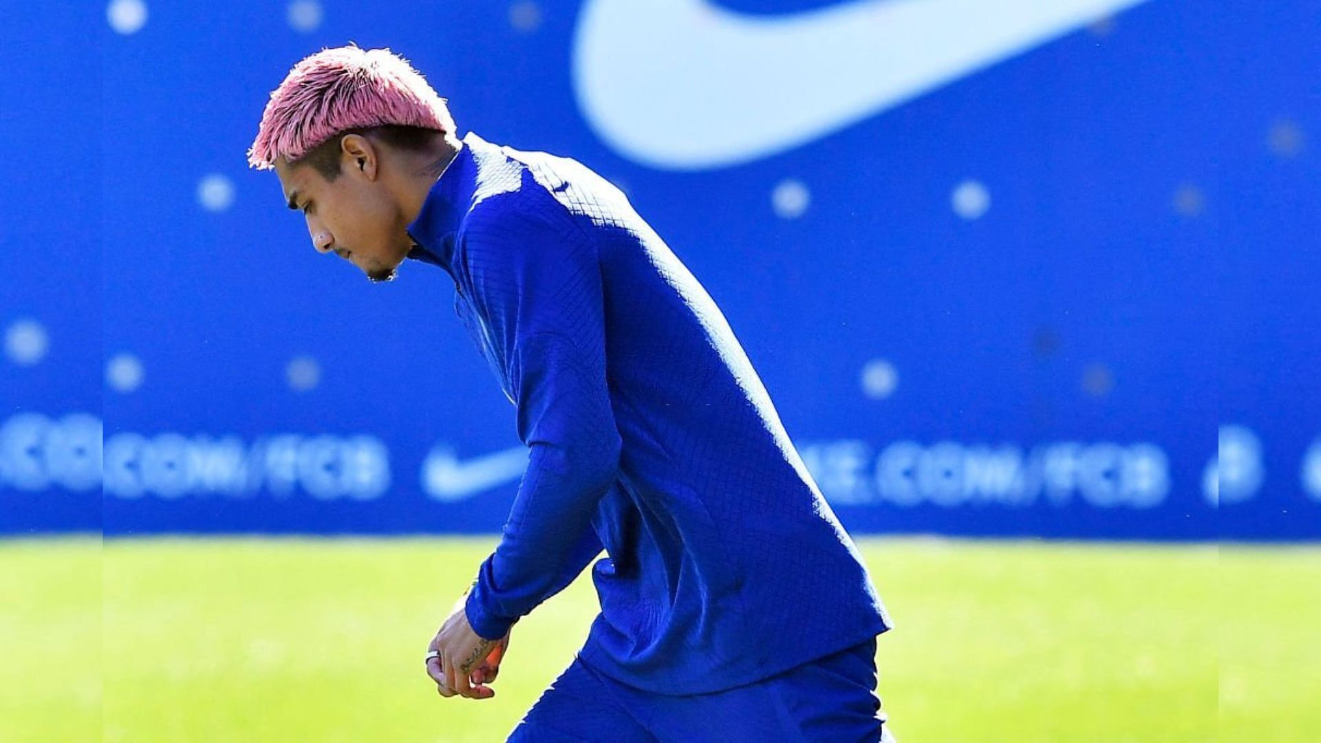 Barcelona defender Julian Araujo