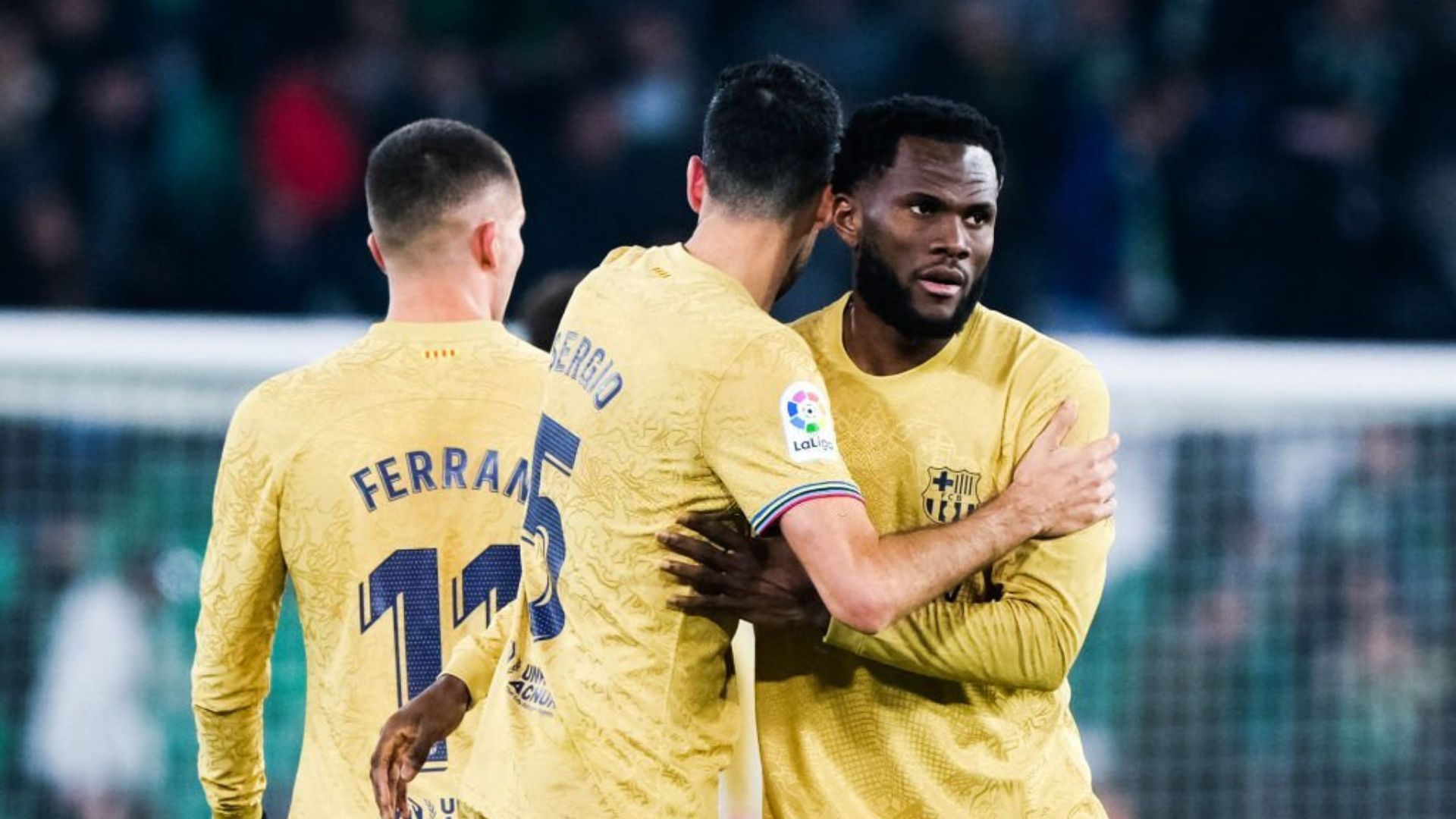 Barcelona players Busquets, Kessie and Ferran Torres during a game