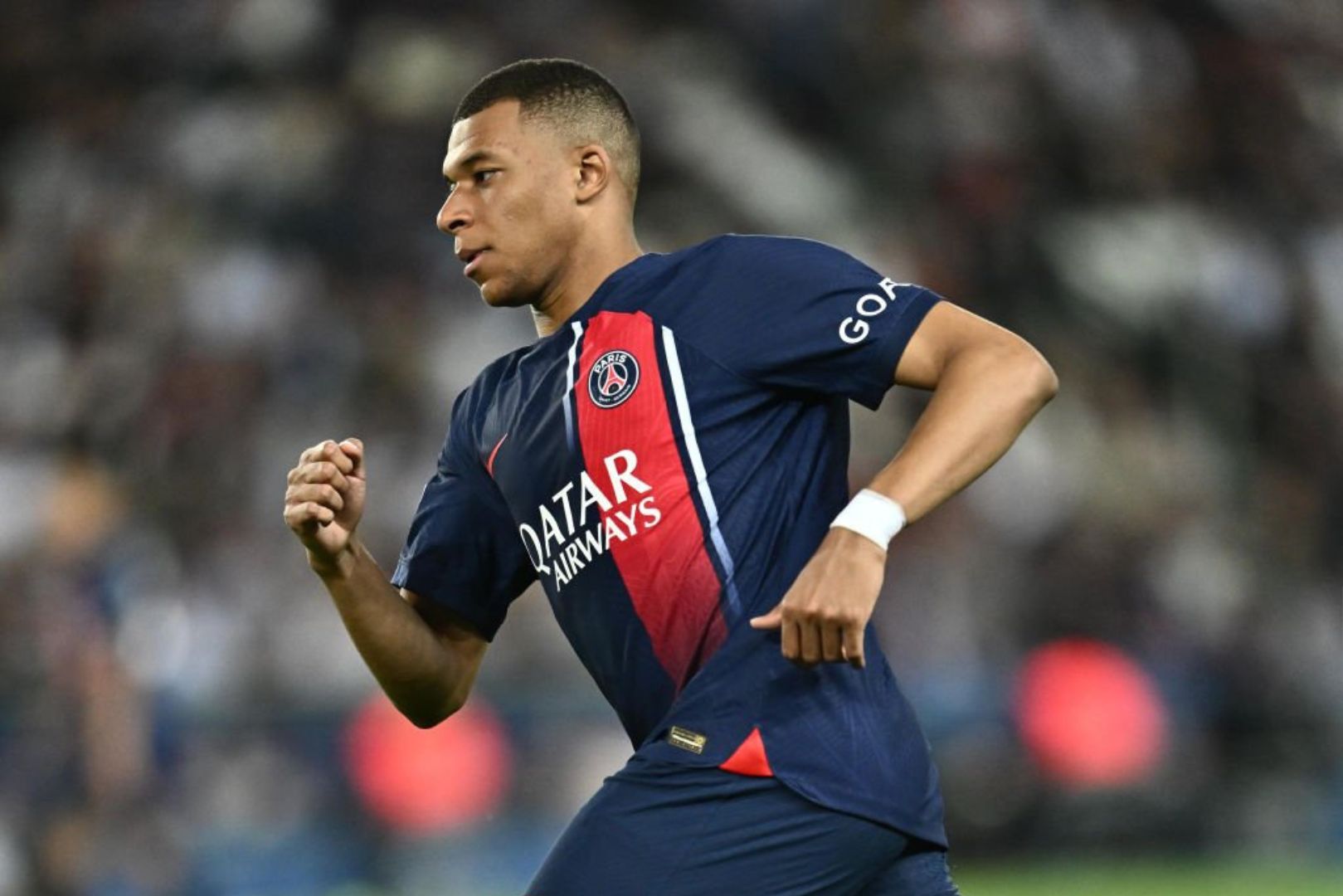 Barcelona target Kylian Mbappe