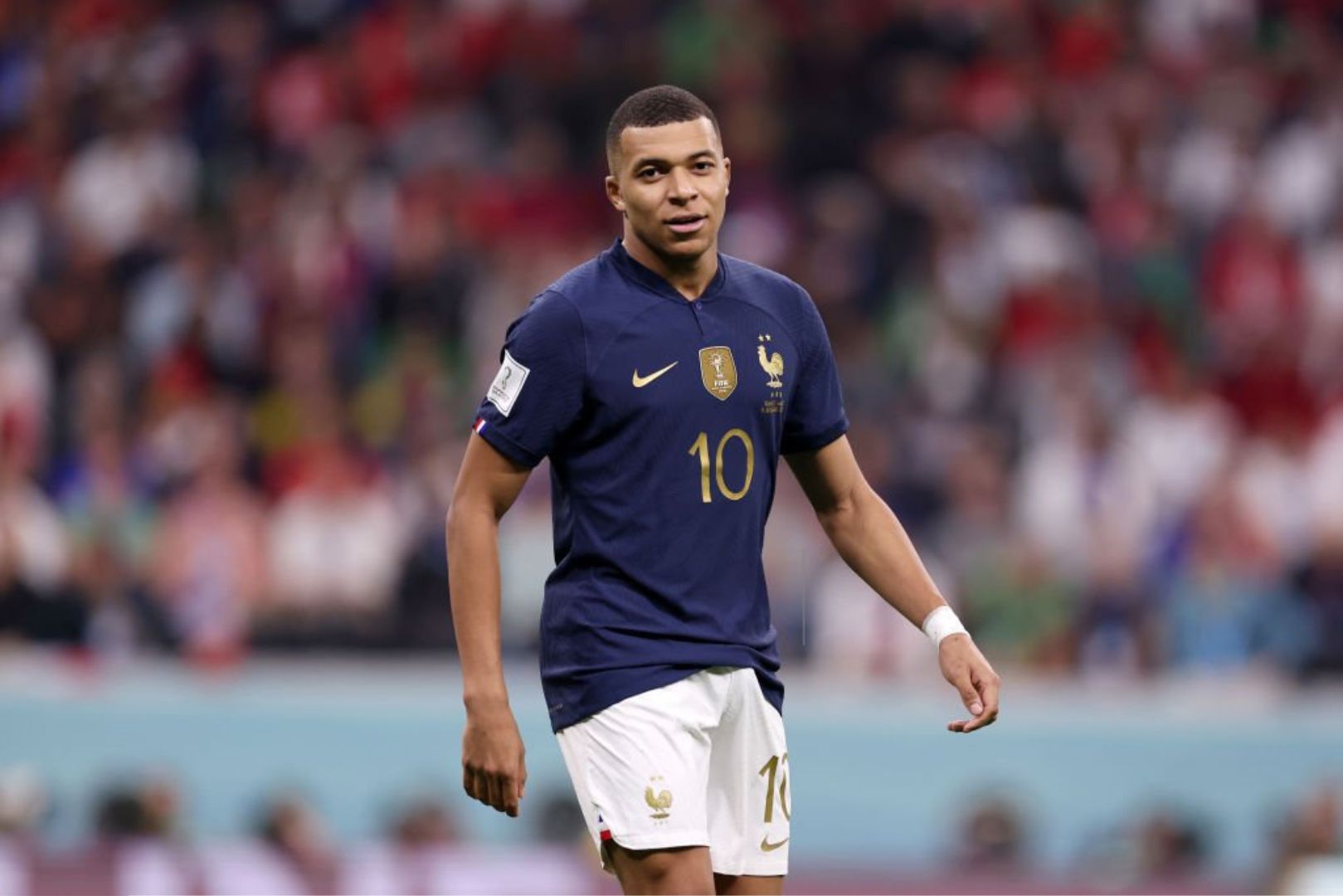 Barcelona target Kylian Mbappe