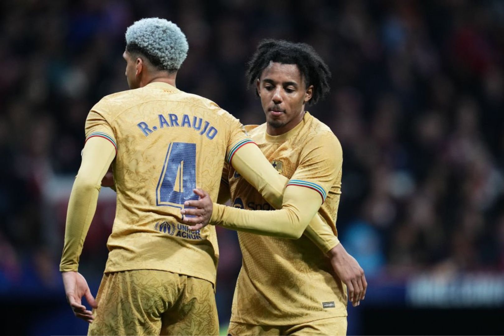 Barcelona defenders Araujo and Kounde
