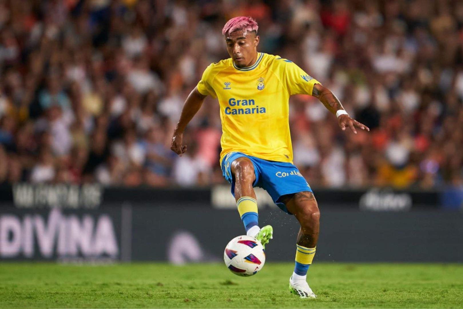 Barcelona loanee Julian Araujo