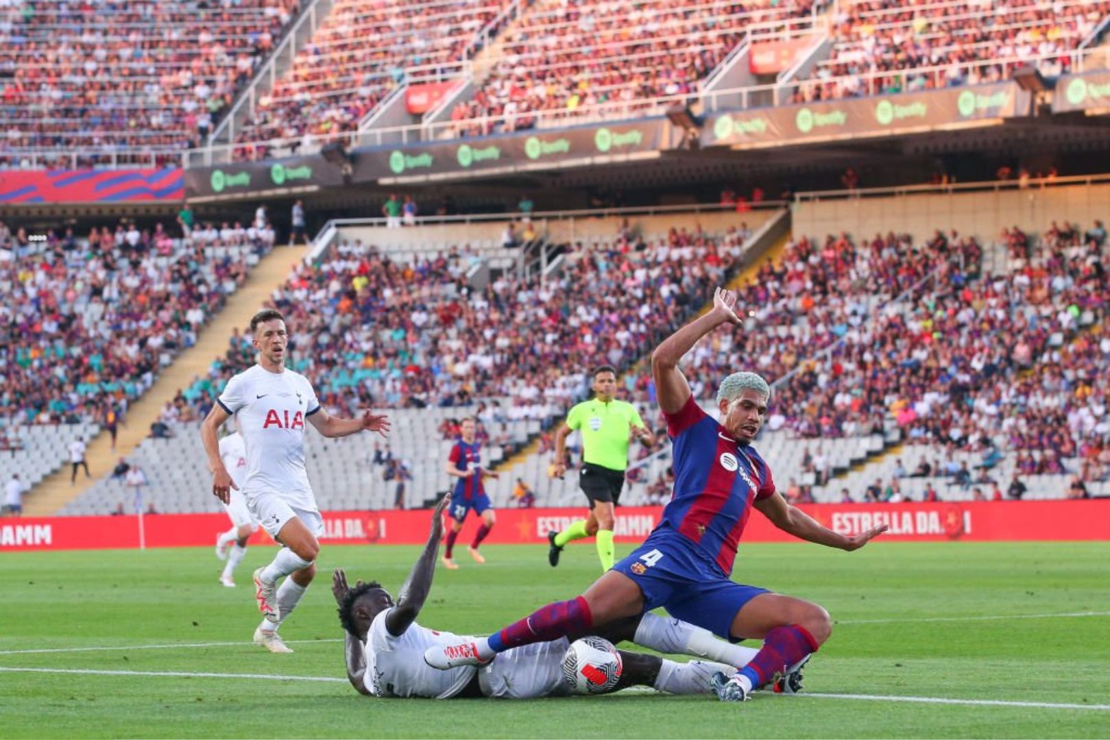 Barcelona defender Ronald Araujo