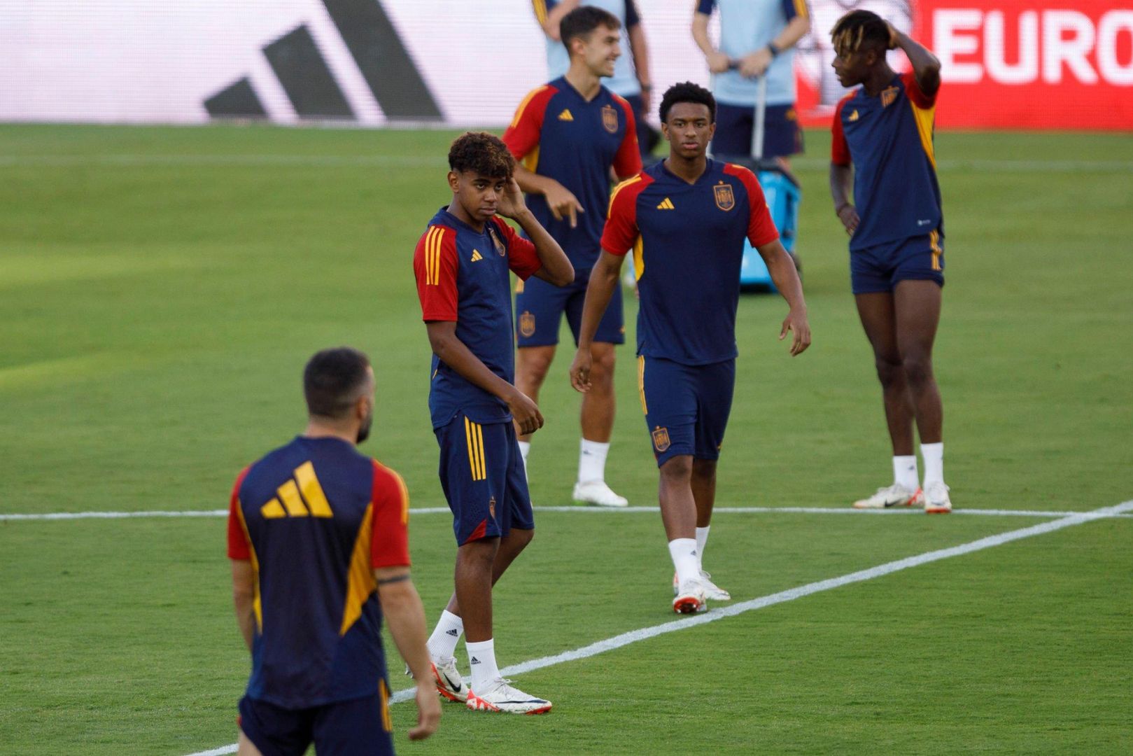 Barcelona youngsters Balde and Yamal training with Spain Squad