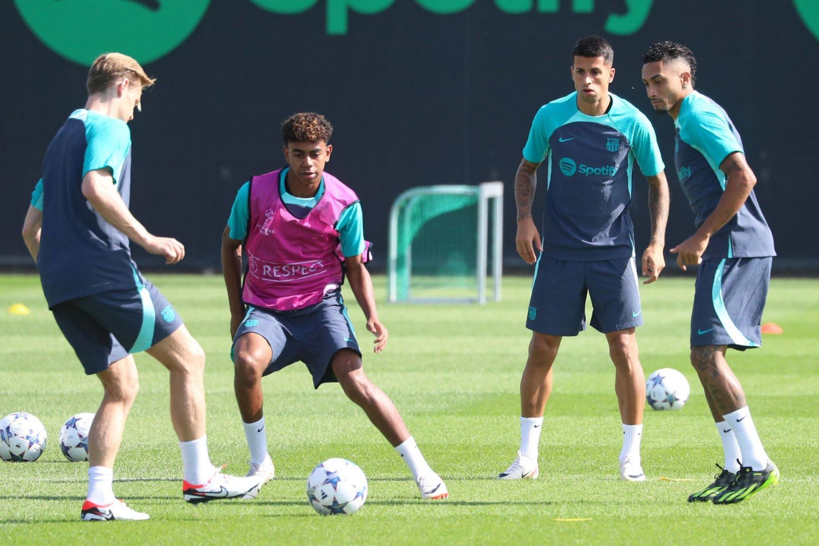 Barcelona players training ahead of the clash against Royal Antwerp