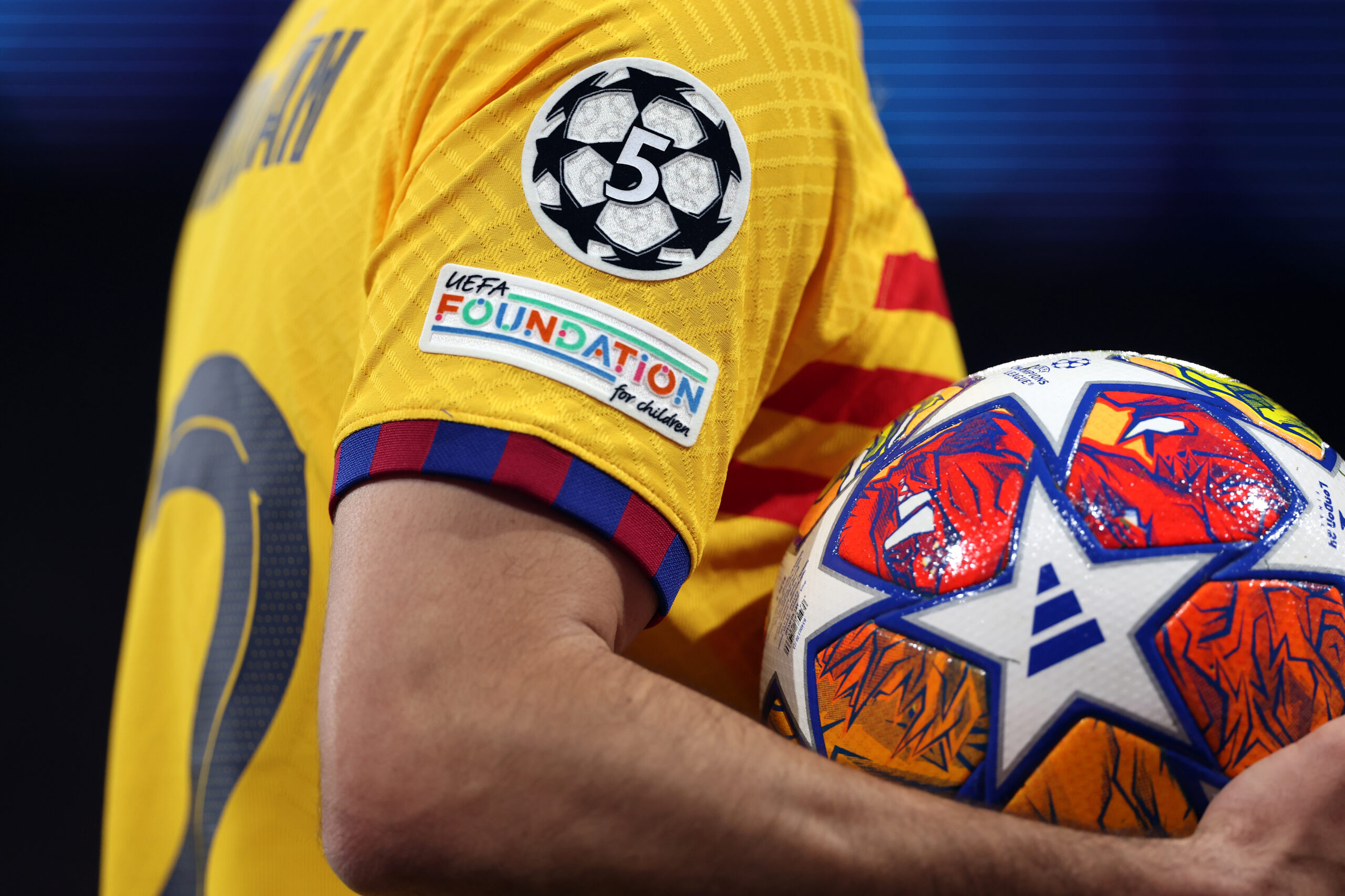 PARIS, FRANCE - APRIL 10: A detailed view as Ilkay Gündogan of Barcelona prepares to take a corner kick during the UEFA Champions League quarter-final first leg match between Paris Saint-Germain and FC Barcelona at Parc des Princes on April 10, 2024 in Paris, France.