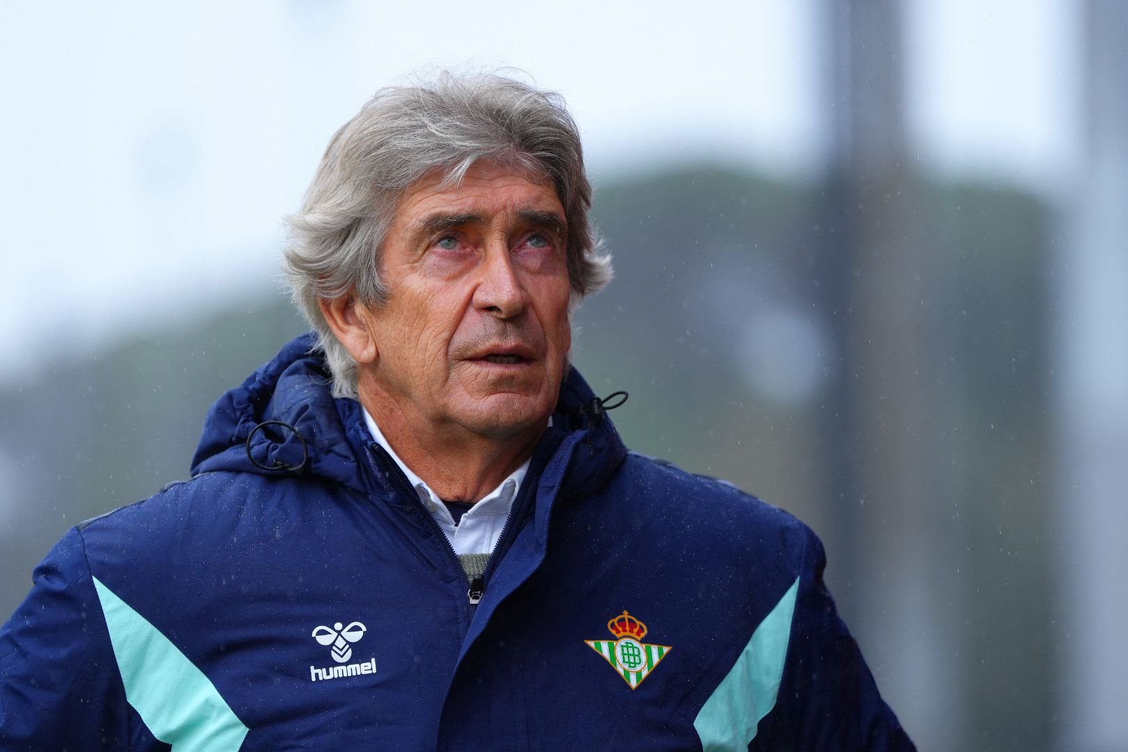Real Betis' Chilean coach Manuel Pellegrini looks on before the start of the Spanish league football match between Girona FC and Real Betis at the Montilivi stadium in Girona on March 31, 2024.