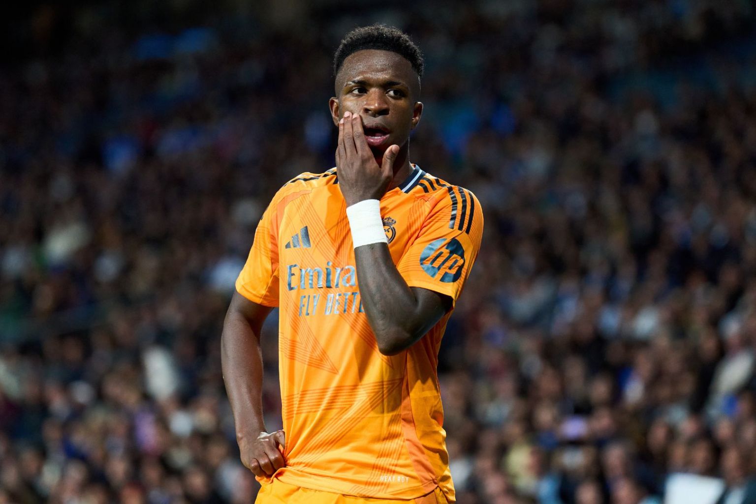 Vinicius Junior sends message of support to Barcelona players