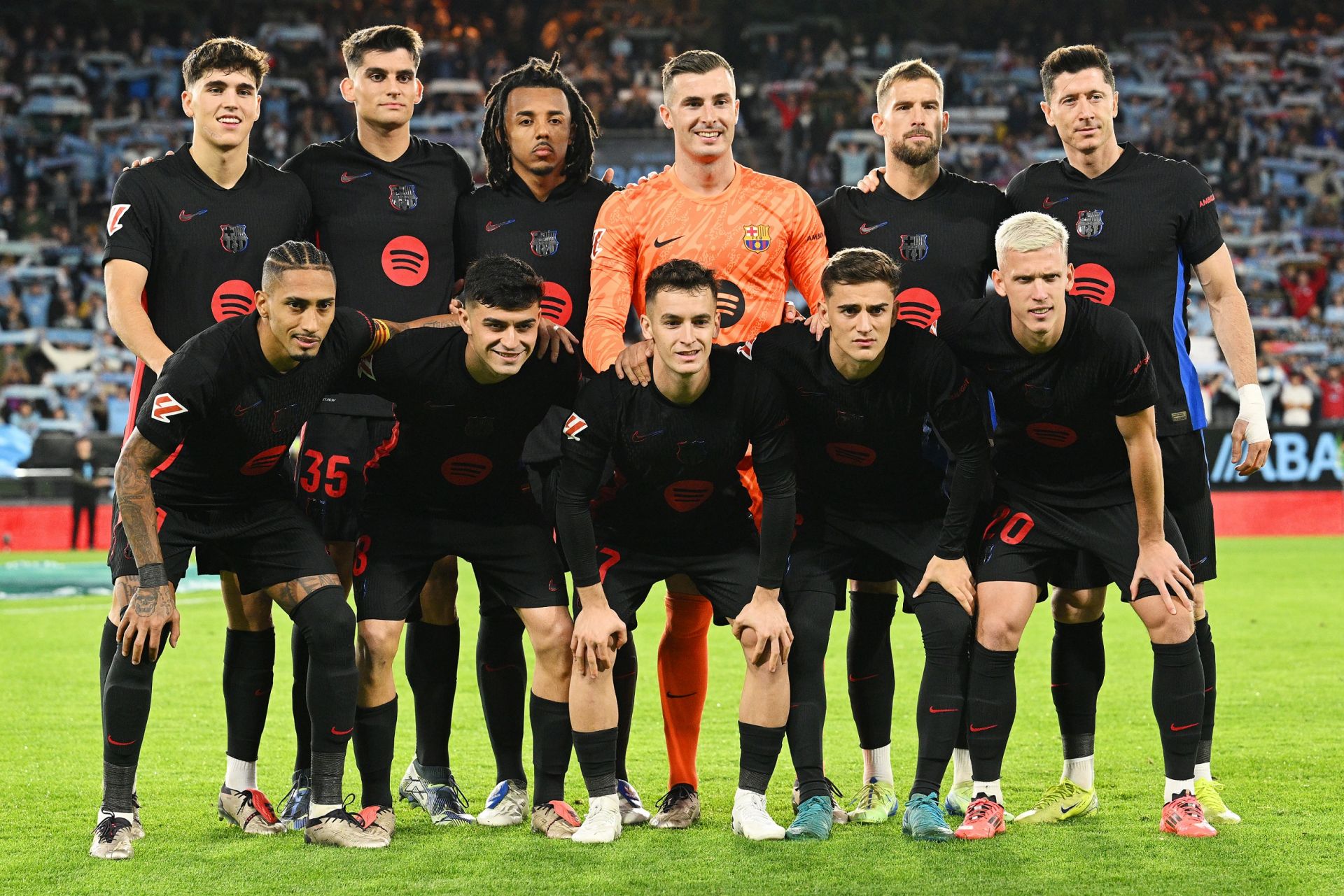 VIGO, SPAIN - NOVEMBER 23: Players of FC Barcelona pose for a team photograph prior to the LaLiga match between RC Celta de Vigo and FC Barcelona at Estadio Balaidos on November 23, 2024 in Vigo, Spain.