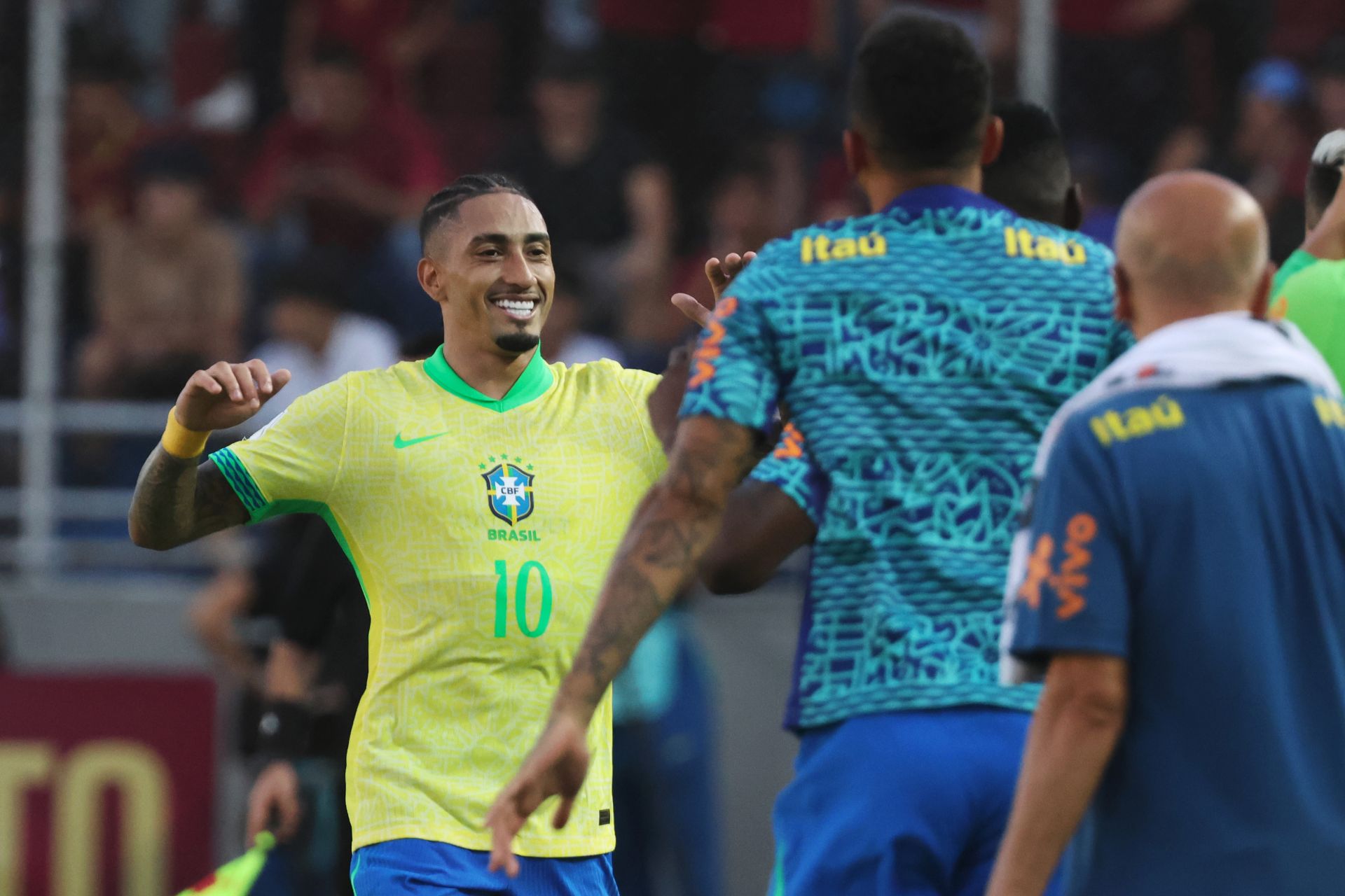 MATURIN, VENEZUELA - NOVEMBER 14: Raphinha of Brazil celebrates after scoring the team's first goal during the South American FIFA World Cup 2026 Qualifier match between Venezuela and Brazil at Estadio Monumental de Maturin on November 14, 2024 in Maturin, Venezuela.