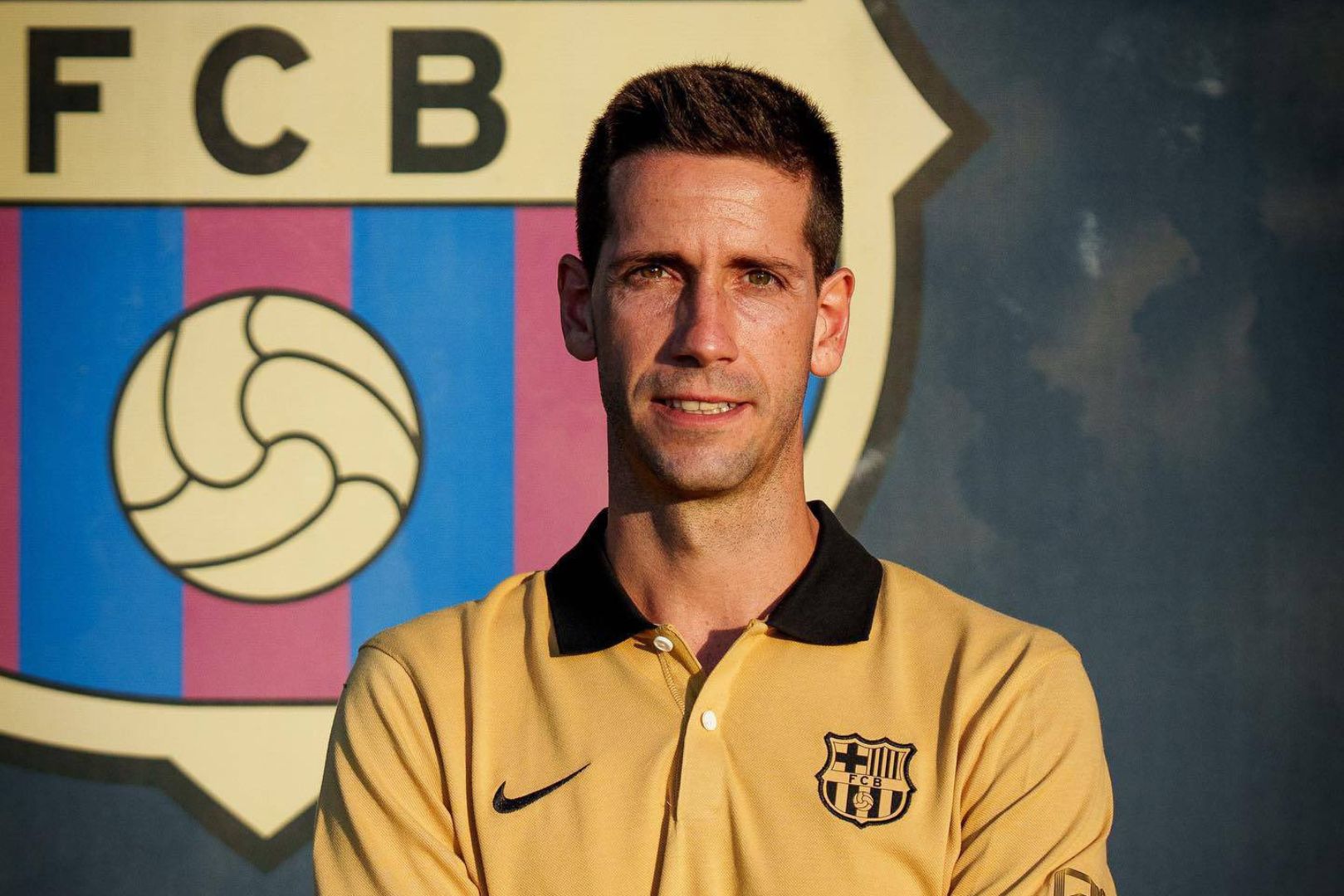 Barcelona Atlètic manager Albert Sánchez.