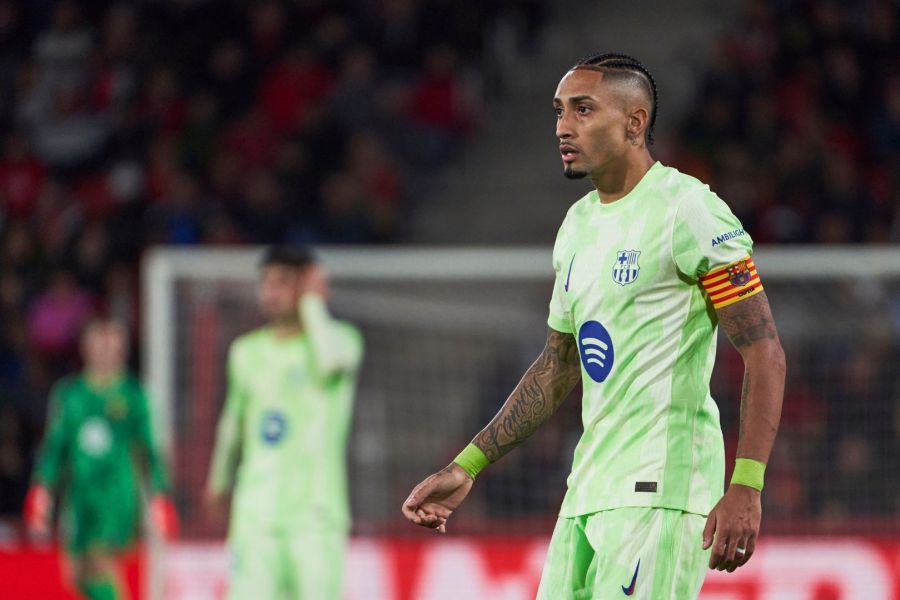 Raphinha and Lamine Yamal share a generous gesture during Barcelona vs  Mallorca