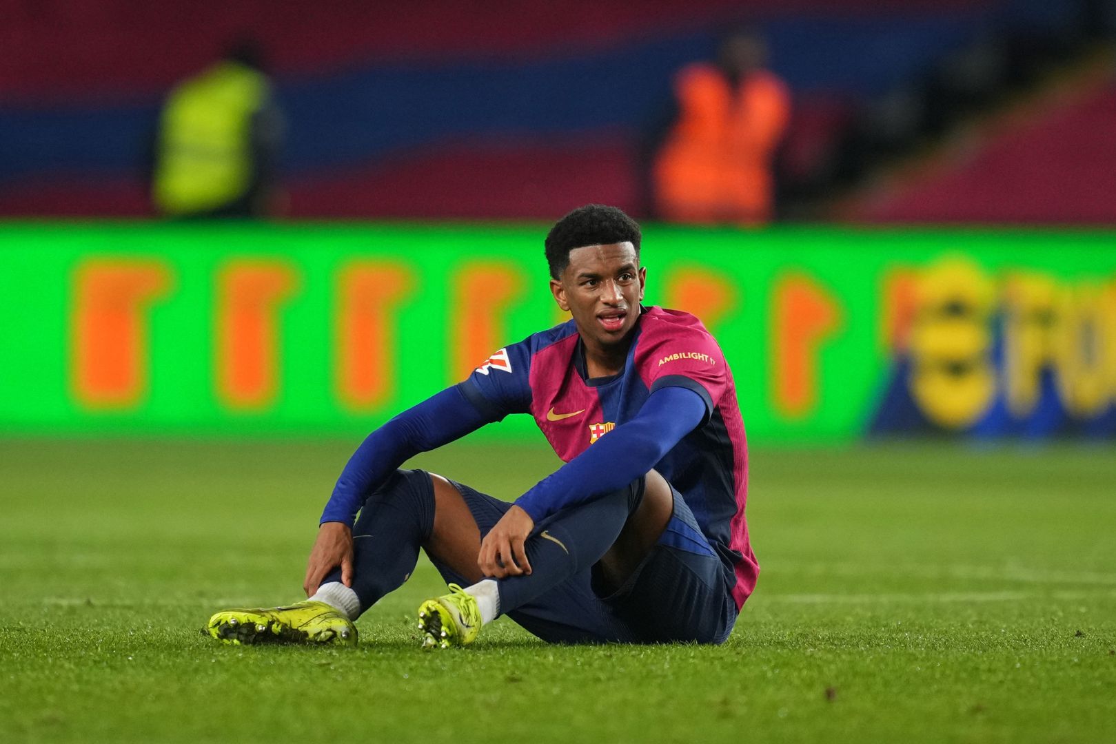 BARCELONA, SPAIN - DECEMBER 15: Alejandro Balde of FC Barcelona looks dejected during the LaLiga match between FC Barcelona and CD Leganes at Estadi Olimpic Lluis Companys on December 15, 2024 in Barcelona, Spain.