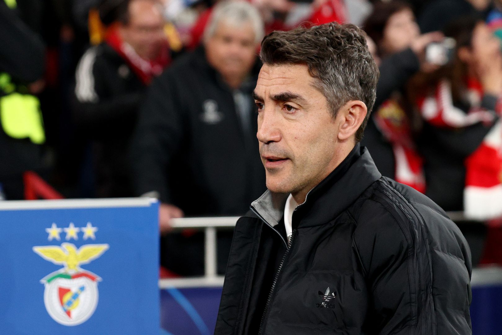 LISBON, PORTUGAL - JANUARY 21: Bruno Lage, Head Coach of S.L Benfica looks on prior to the UEFA Champions League 2024/25 League Phase MD7 match between SL Benfica and FC Barcelona at Estadio do SL Benfica on January 21, 2025 in Lisbon, Portugal.