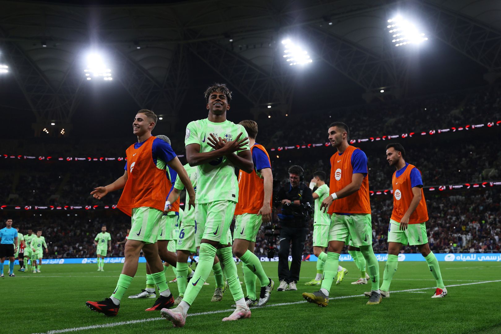 JEDDAH, SAUDI ARABIA - JANUARY 08: Lamine Yamal of FC Barcelona celebrates scoring his team's second goal during the Spanish Super Cup Semi-Final match between Athletic Club de Bilbao and FC Barcelona at King Abdullah Sports City on January 08, 2025 in Jeddah, Saudi Arabia.