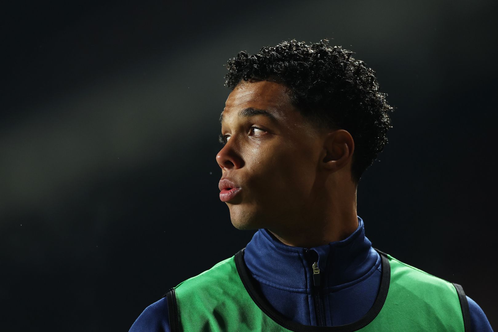 MADRID, SPAIN - FEBRUARY 07: Etienne Eto'o of Rayo Vallecano looks on as he warms up prior to the LaLiga match between Rayo Vallecano and Real Valladolid CF at Estadio de Vallecas on February 07, 2025 in Madrid, Spain.