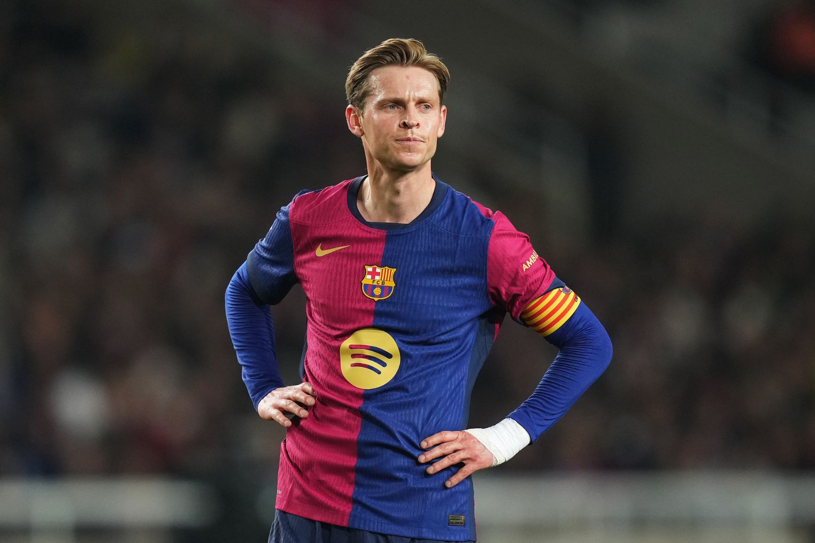 BARCELONA, SPAIN - FEBRUARY 17: Frenkie de Jong of FC Barcelona looks on during the LaLiga match between FC Barcelona and Rayo Vallecano at Estadi Olimpic Lluis Companys on February 17, 2025 in Barcelona, Spain.