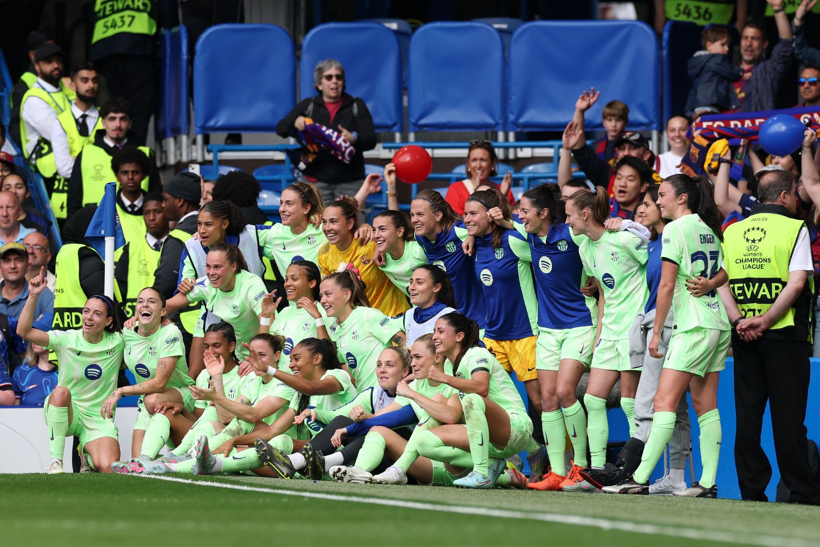 LONDON, ENGLAND - APRIL 27: Players of FC Barcelona pose for a team photograph following the UEFA Women's Champions League semifinal second leg match between Chelsea FC Women and FC Barcelona at Stamford Bridge on April 27, 2025 in London, England.