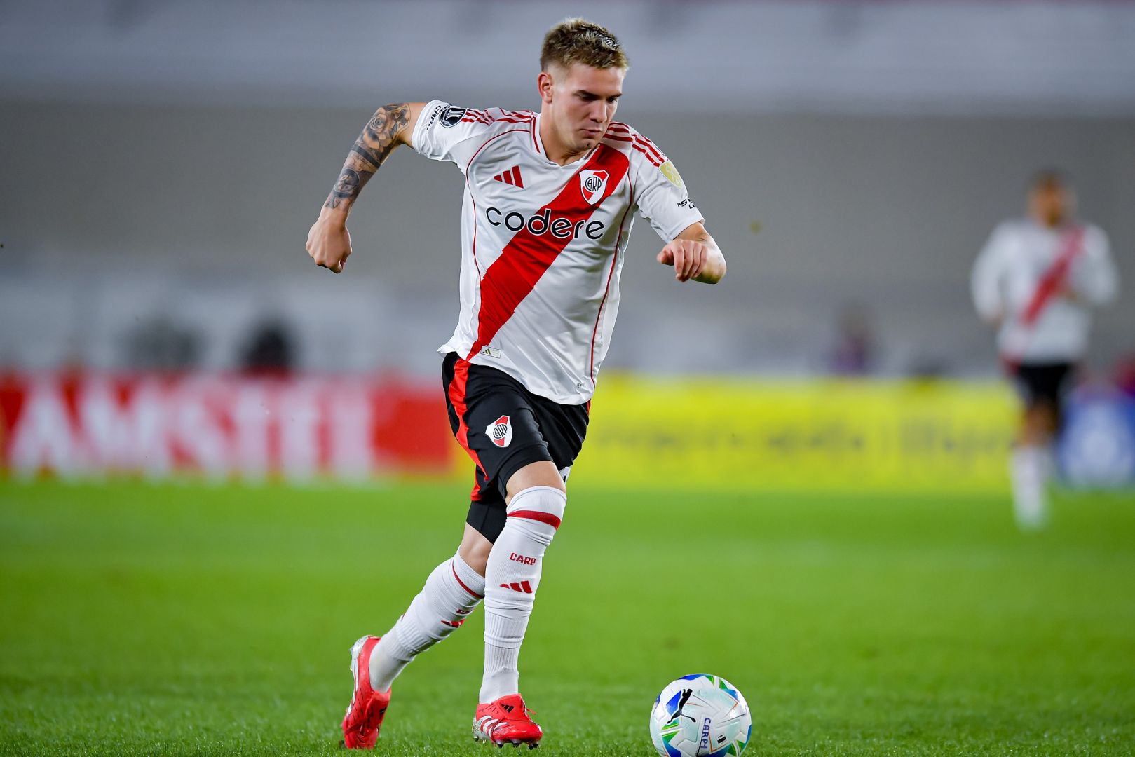 BUENOS AIRES, ARGENTINA - APRIL 8: Franco Mastantuono of River Plate runs with the ball during a CONMEBOL Copa Libertadores 2025 match between River Plate and Barcelona SC at Estadio Más Monumental Antonio Vespucio Liberti on April 8, 2025 in Buenos Aires, Argentina.