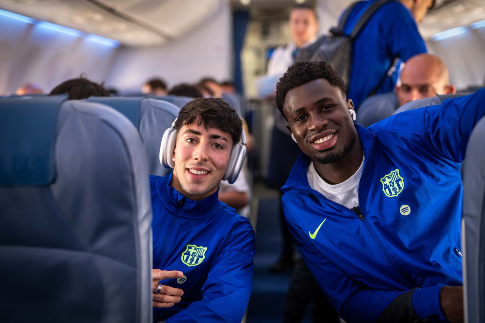 Barcelona youngsters Dani Rodríguez Landry Farré posing for a picture while travelling with the first team to Valladolid to face Real Valladolid CF in La Liga after being named in the squad.