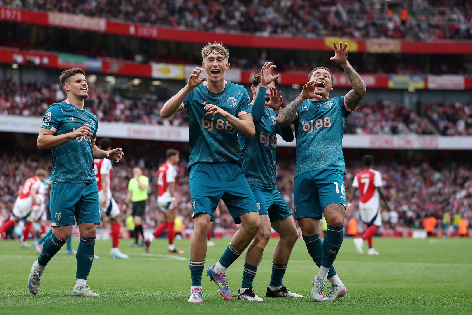 LONDON, ENGLAND - MAY 03: Dean Huijsen of AFC Bournemouth celebrates scoring his team's first goal with teammates during the Premier League match between Arsenal FC and AFC Bournemouth at Emirates Stadium on May 03, 2025 in London, England.