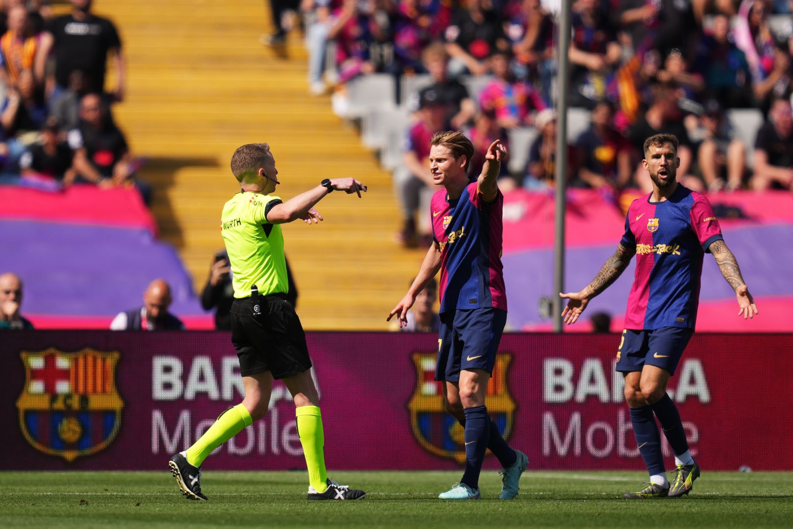  icdn.ru ba El Clásico controversy: Were Hernández Hernández's decisions unfair to  Barcelona? – Analysis