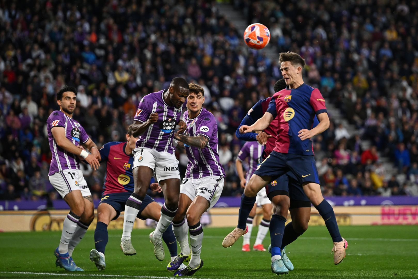 VALLADOLID, SPAIN - MAY 03: Mamadou Sylla of Real Valladolid CF contends for the aerial ball with Gavi of FC Barcelona during the LaLiga match between Real Valladolid CF and FC Barcelona at Jose Zorrilla on May 03, 2025 in Valladolid, Spain.