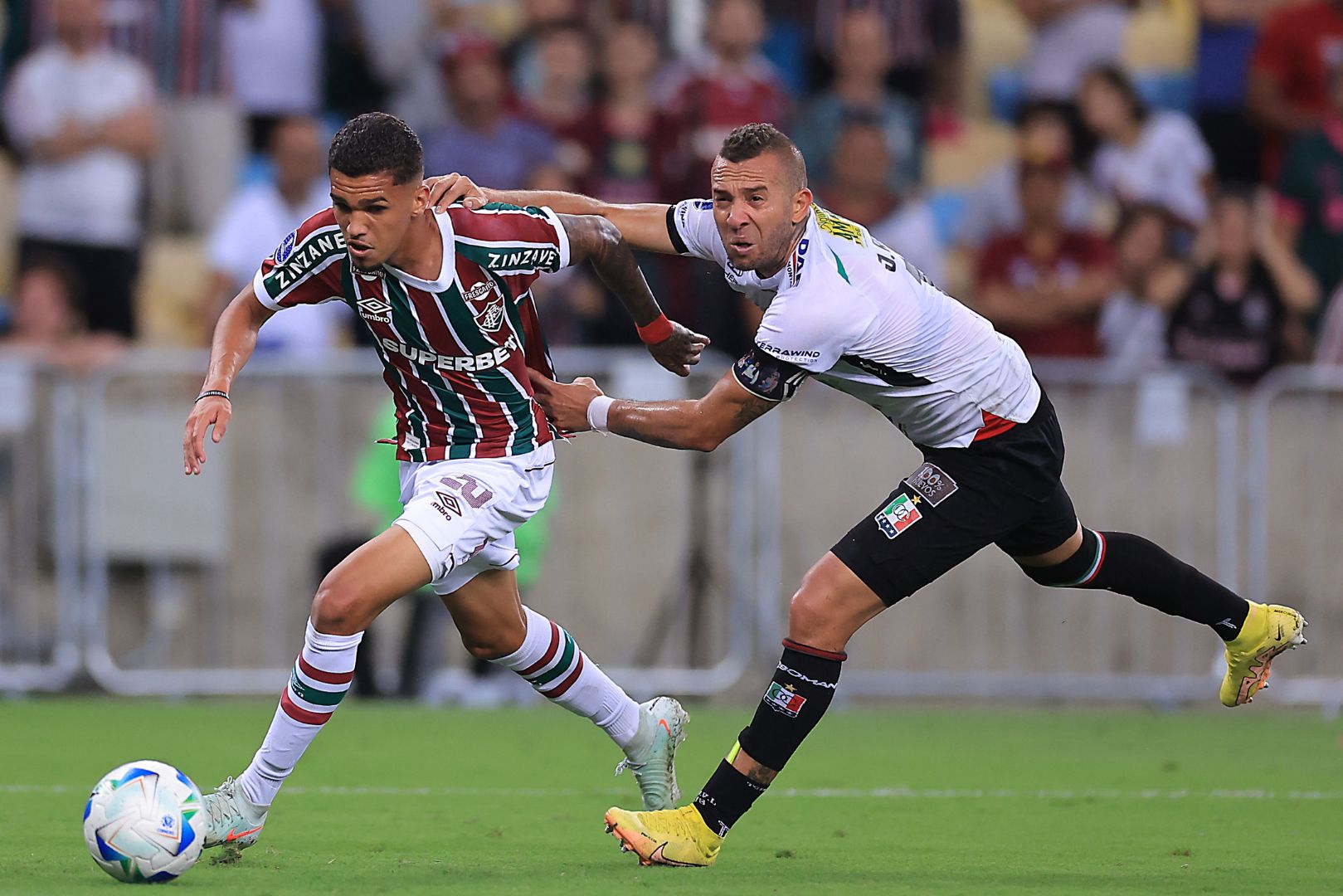 RIO DE JANEIRO, BRAZIL - MAY 29: Riquelme of Fluminense fights for the ball against Jeider Riquett of Once Caldas during the Copa CONMEBOL Sudamericana 2025 Group F match between Fluminense and Once Caldas at Maracana Stadium on May 29, 2025 in Rio de Janeiro, Brazil.