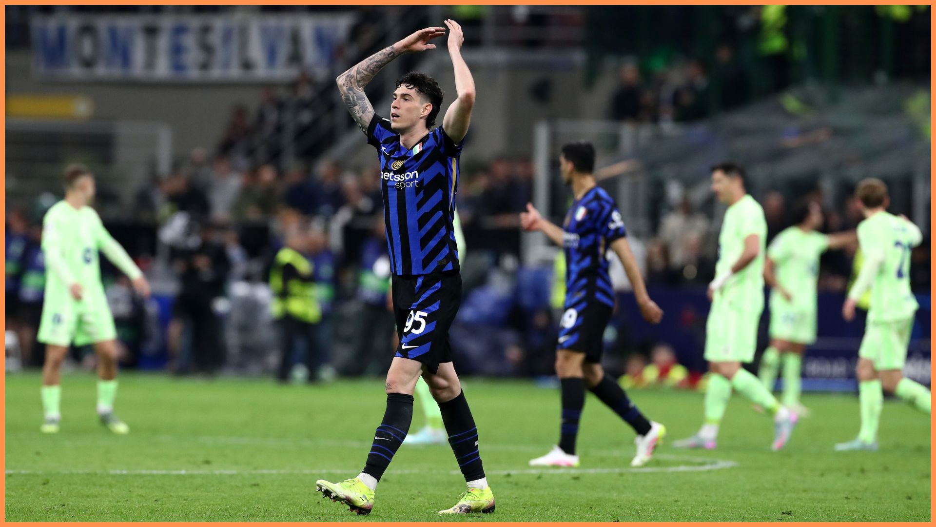 MILAN, ITALY - MAY 06: Alessandro Bastoni of FC Internazionale celebrates after teammate Francesco Acerbi scores his team's third goal during the UEFA Champions League 2024/25 Semi Final Second Leg match between FC Internazionale Milano and FC Barcelona at Giuseppe Meazza Stadium on May 06, 2025 in Milan, Italy.