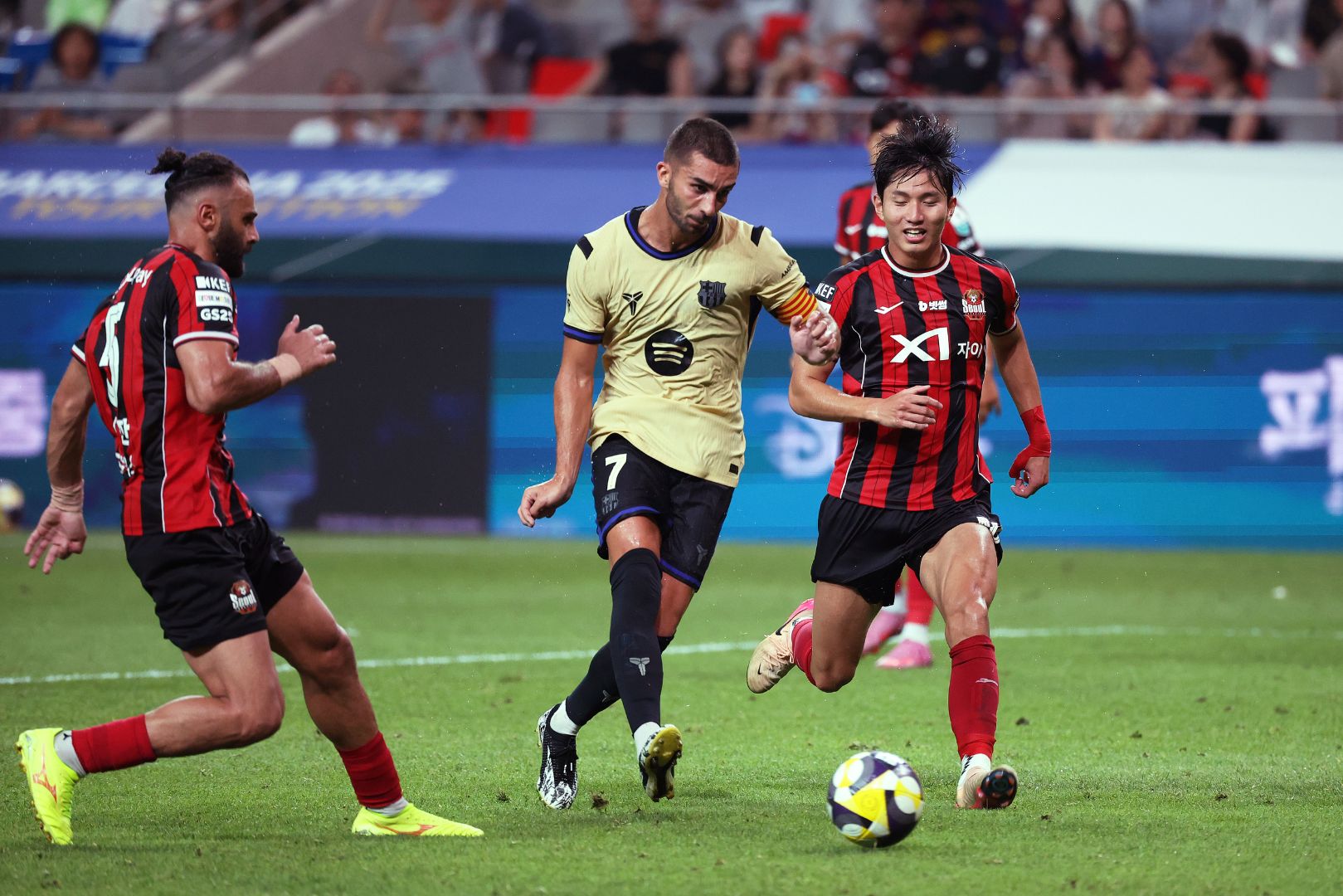 SEOUL, SOUTH KOREA - JULY 31: Ferran Torres of FC Barcelona scores team's seventh goal during the preseason friendly between FC Seoul and FC Barcelona at Seoul World Cup Stadium on July 31, 2025 in Seoul, South Korea.