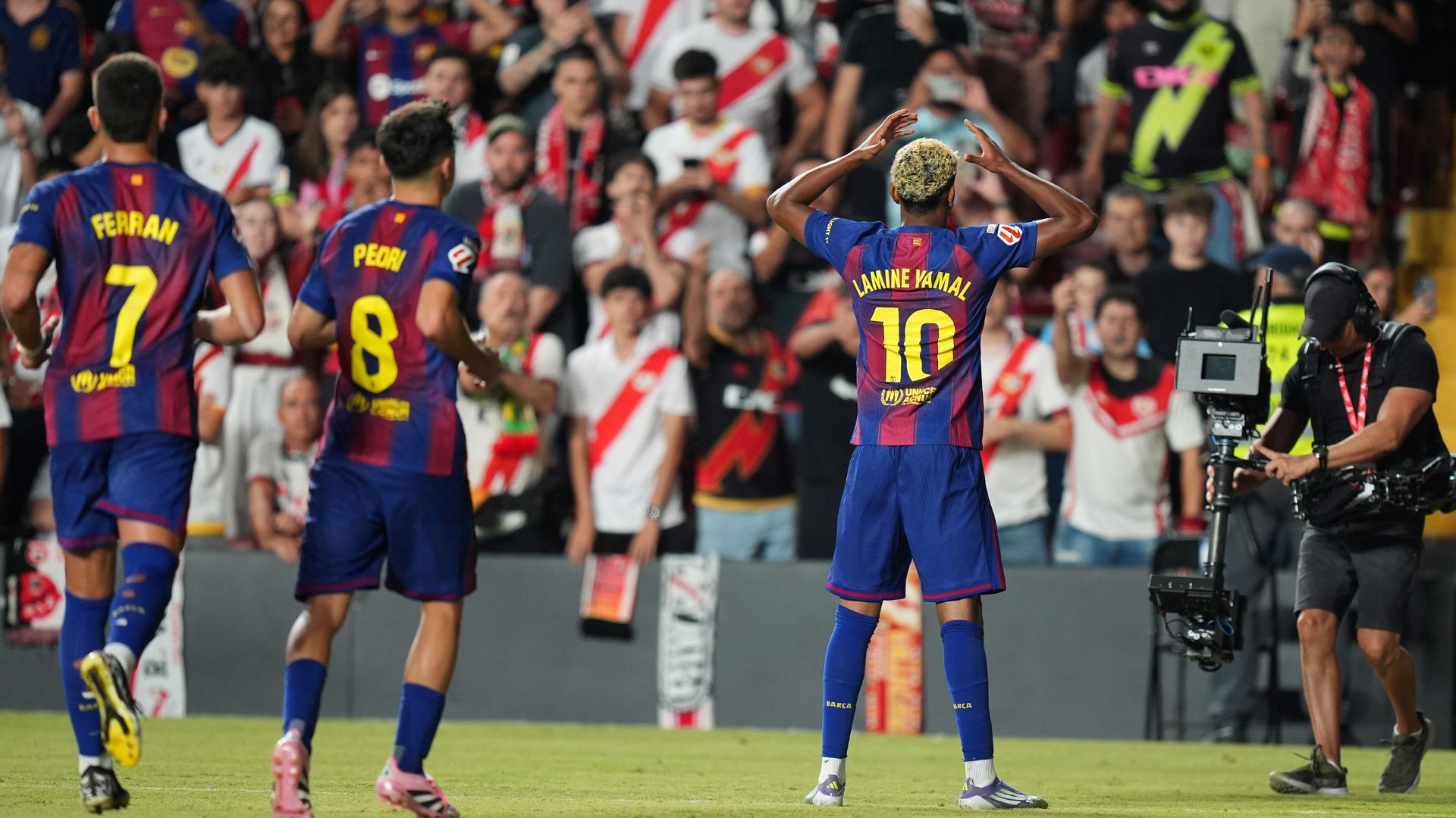 MADRID, SPAIN - AUGUST 31: Lamine Yamal of FC Barcelona celebrates scoring his team's first goal during the LaLiga EA Sports match between Rayo Vallecano de Madrid and FC Barcelona at Estadio de Vallecas on August 31, 2025 in Madrid, Spain.