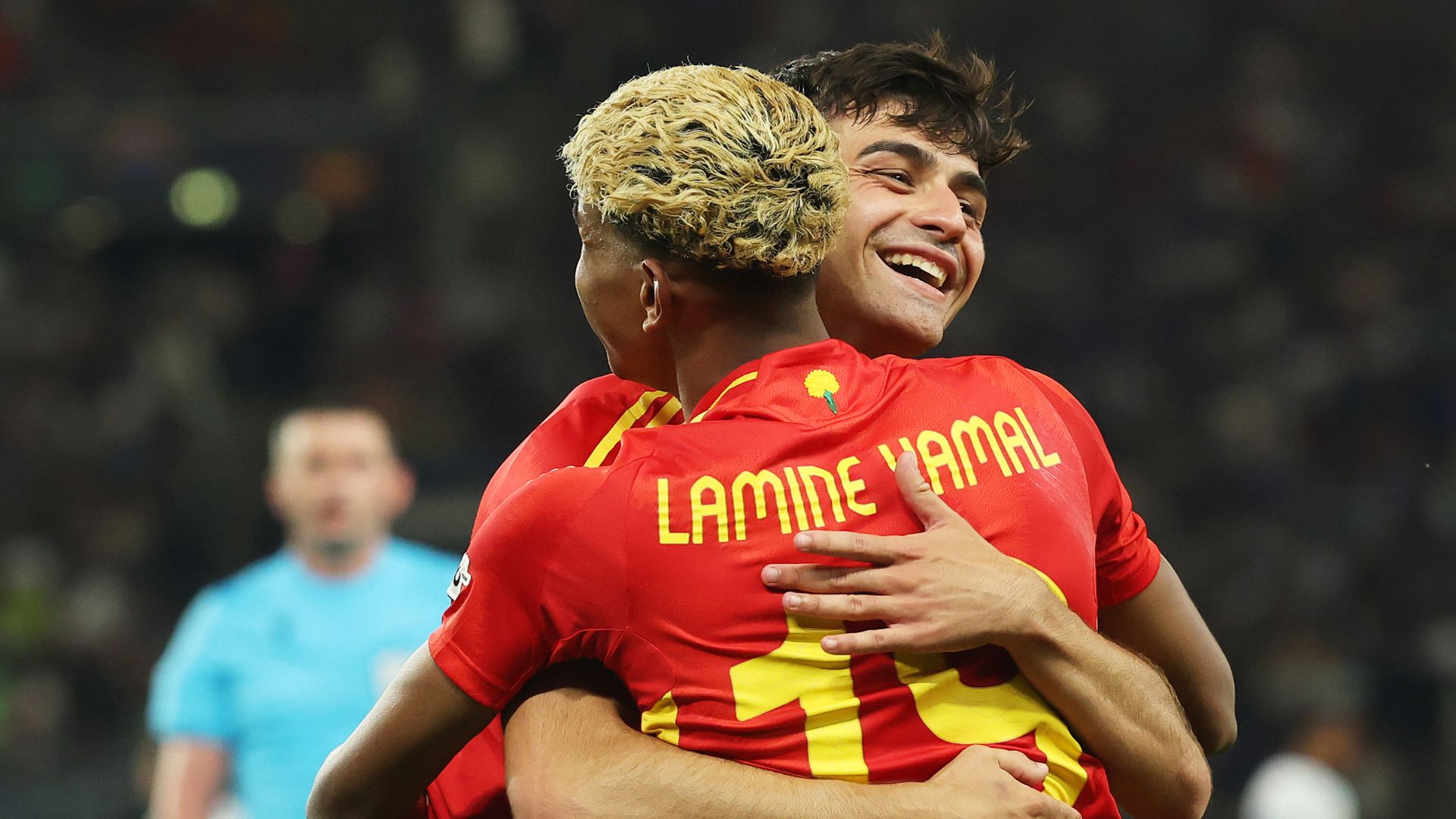STUTTGART, GERMANY - JUNE 05: Pedri of Spain celebrates scoring his team's fourth goal with team mate Lamine Yamal during the UEFA Nations League 2025 semifinal match between Spain and France at Stuttgart Arena on June 05, 2025 in Stuttgart, Germany.