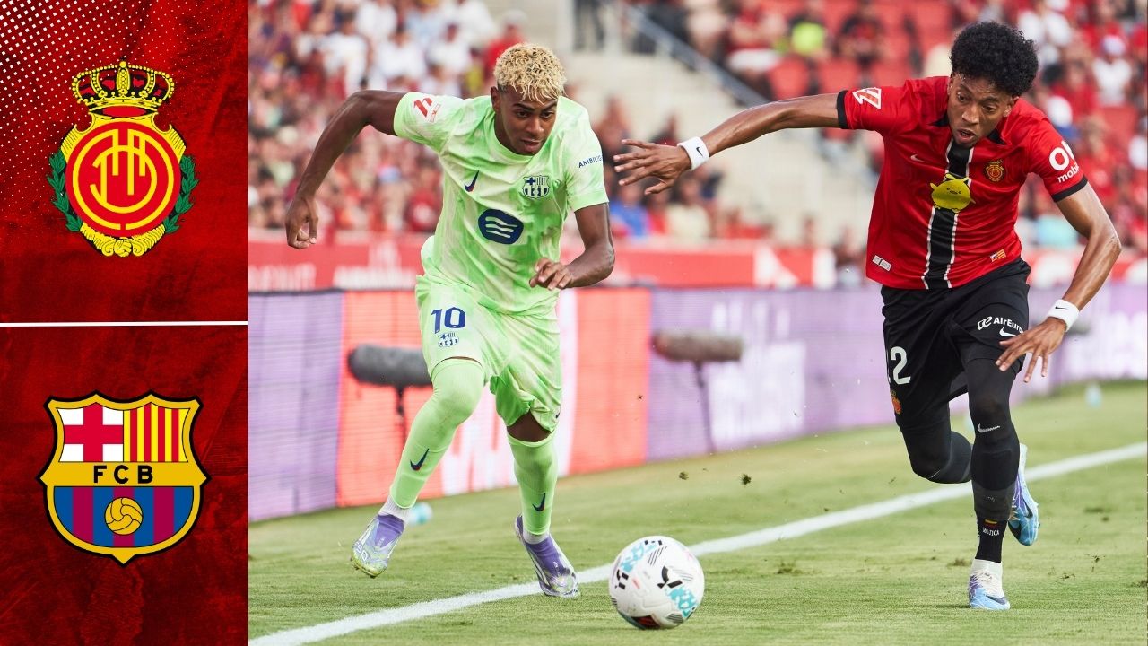 MALLORCA, SPAIN - AUGUST 16: Lamine Yamal of FC Barcelona and Johan Mojica of RCD Mallorca competes for the ball during the LaLiga EA Sports match between RCD Mallorca and FC Barcelona at Estadio de Son Moix on August 16, 2025 in Mallorca, Spain.
