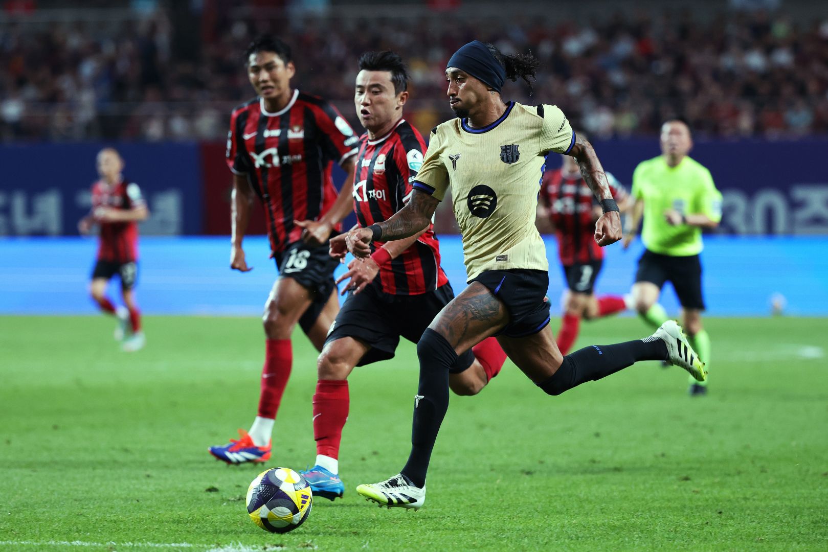 SEOUL, SOUTH KOREA - JULY 31: Raphinha of FC Barcelona in action during the preseason friendly between FC Seoul and FC Barcelona at Seoul World Cup Stadium on July 31, 2025 in Seoul, South Korea.