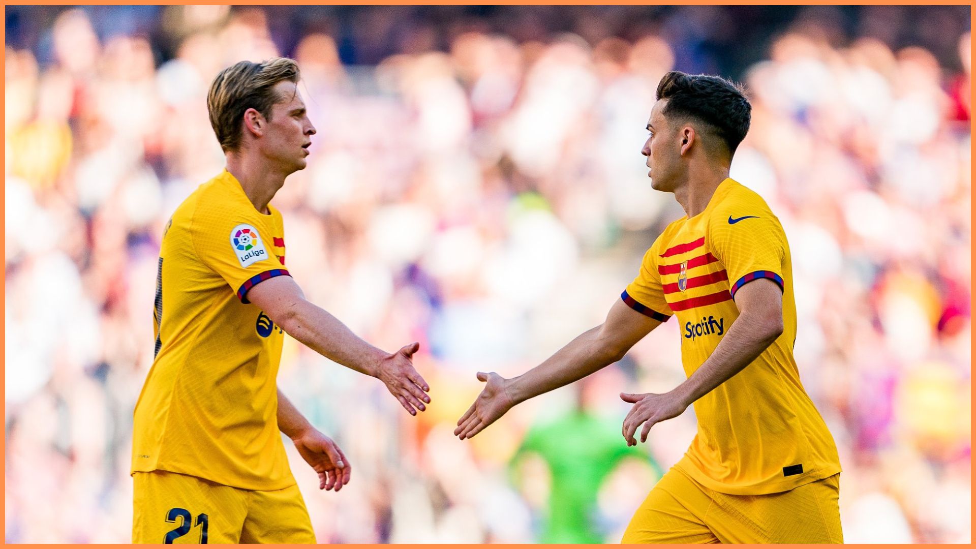 Barcelona midfielders Frenkie de Jong and Pedri.
