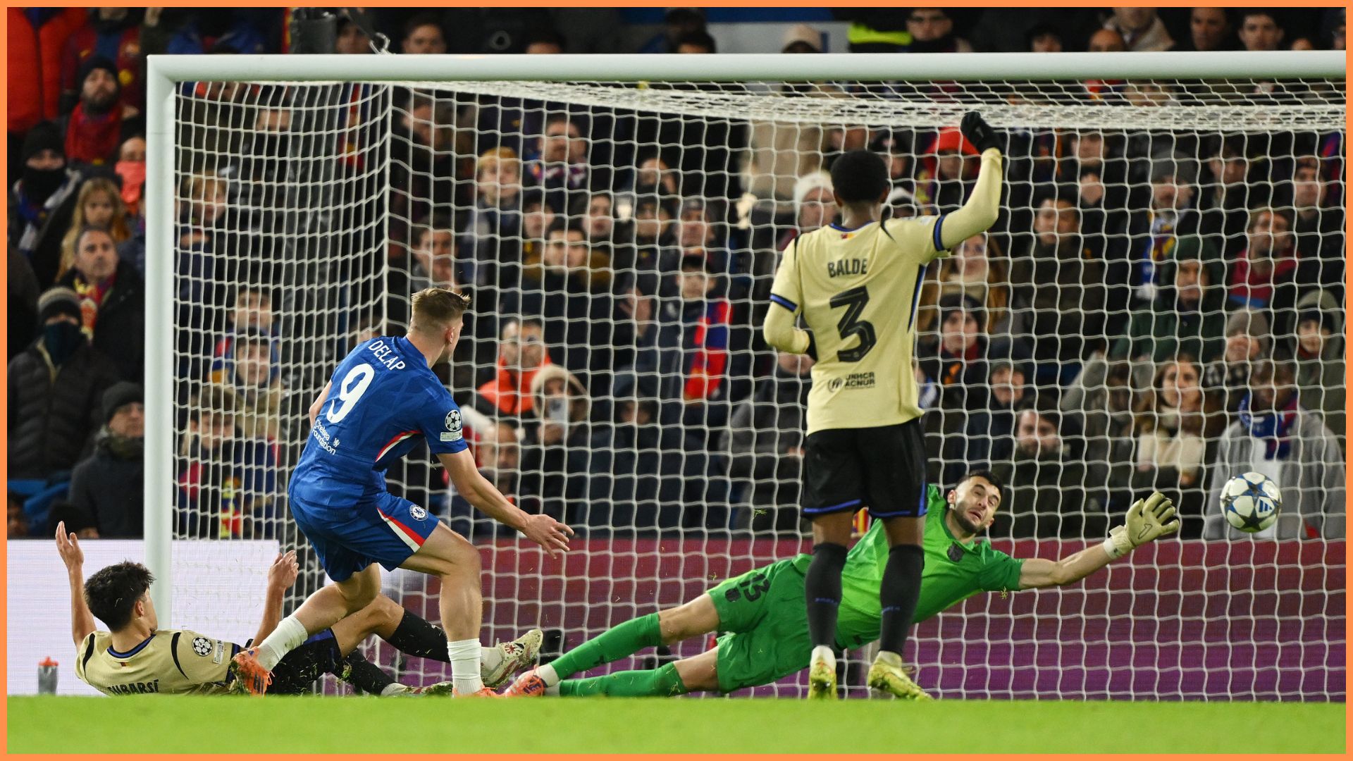 LONDON, ENGLAND - NOVEMBER 25: Liam Delap of Chelsea scores his team's third goal during the UEFA Champions League 2025/26 League Phase MD5 match between Chelsea FC and FC Barcelona at Stamford Bridge on November 25, 2025 in London, England.