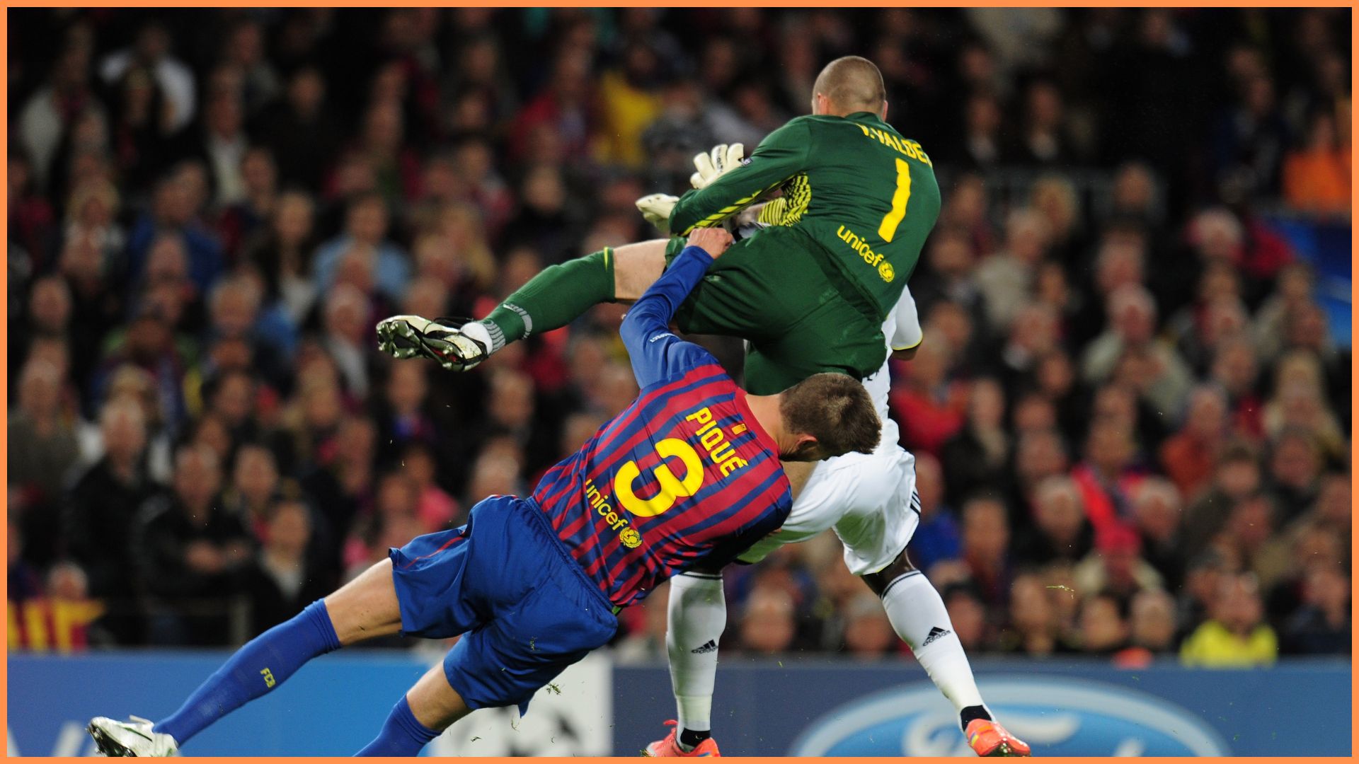 BARCELONA, SPAIN - APRIL 24: Víctor Valdes and Gerard Pique of Barcelona clash with Didier Drogba of Chelsea during the UEFA Champions League Semi Final, second leg match between FC Barcelona and Chelsea FC at Camp Nou on April 24, 2012 in Barcelona, Spain.