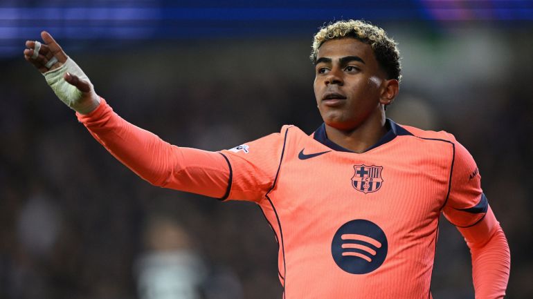 Two Barcelona stars react as Real Madrid drops points against Elche