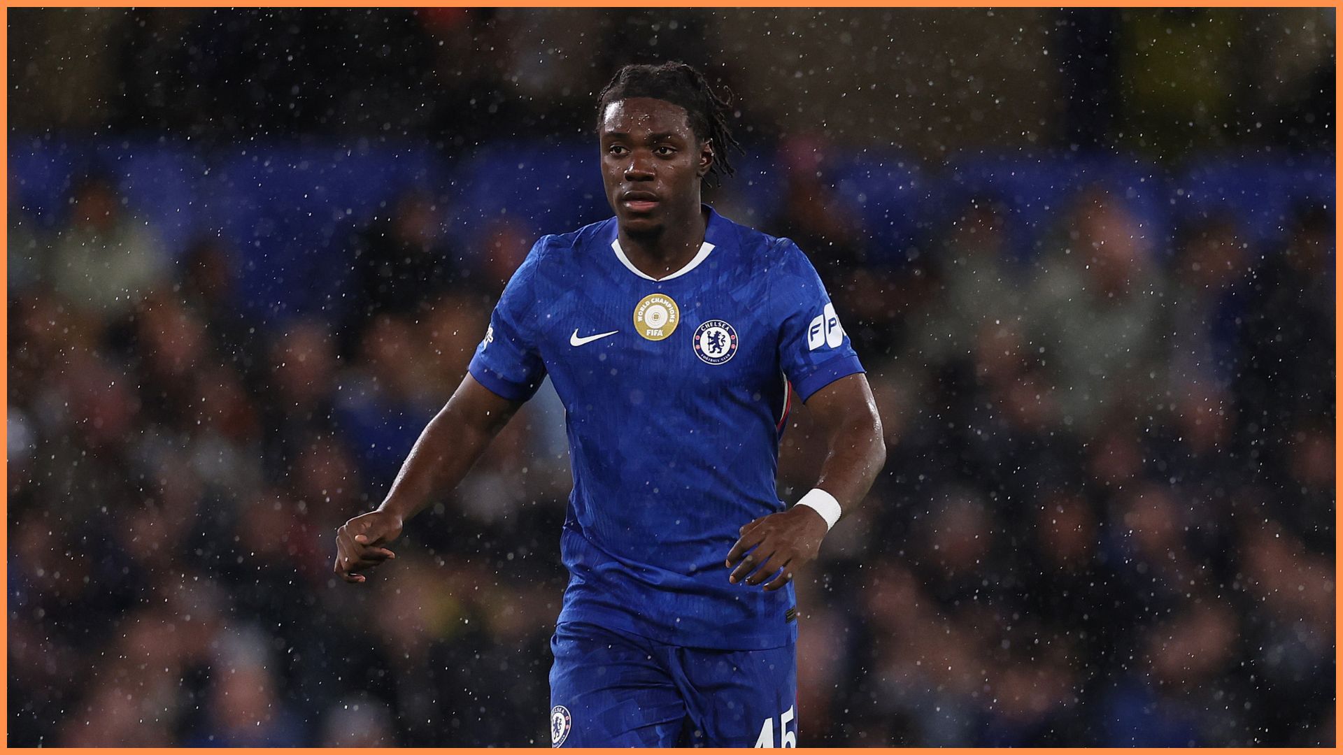 LONDON, ENGLAND - OCTOBER 22: Romeo Lavia of Chelsea controls the ball during the UEFA Champions League 2025/26 League Phase MD3 match between Chelsea FC and AFC Ajax at Stamford Bridge on October 22, 2025 in London, England.