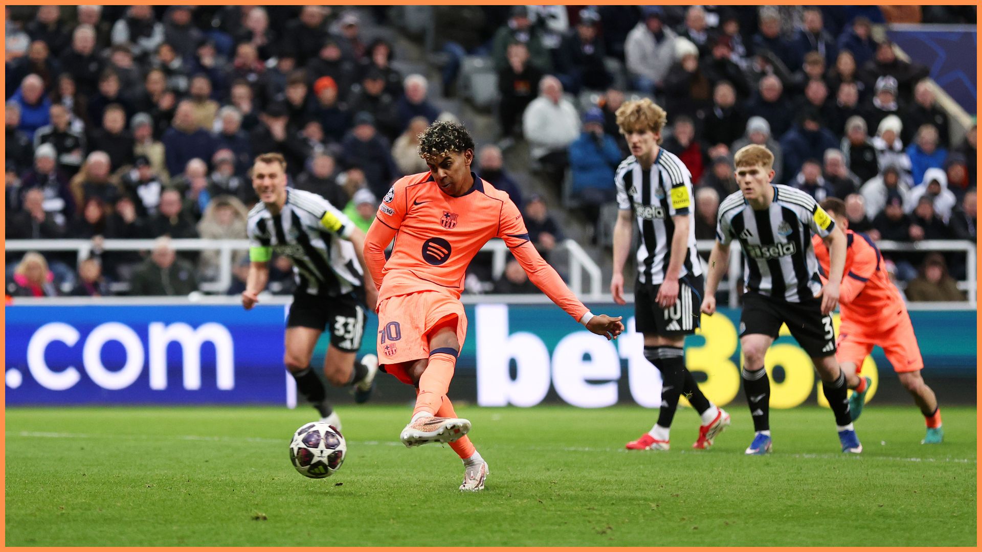 NEWCASTLE UPON TYNE, ENGLAND - MARCH 10: Lamine Yamal of FC Barcelona scores his team's first goal from the penalty spot during the UEFA Champions League 2025/26 Round of 16 First Leg match between Newcastle United FC and FC Barcelona at St James' Park on March 10, 2026 in Newcastle upon Tyne, England.