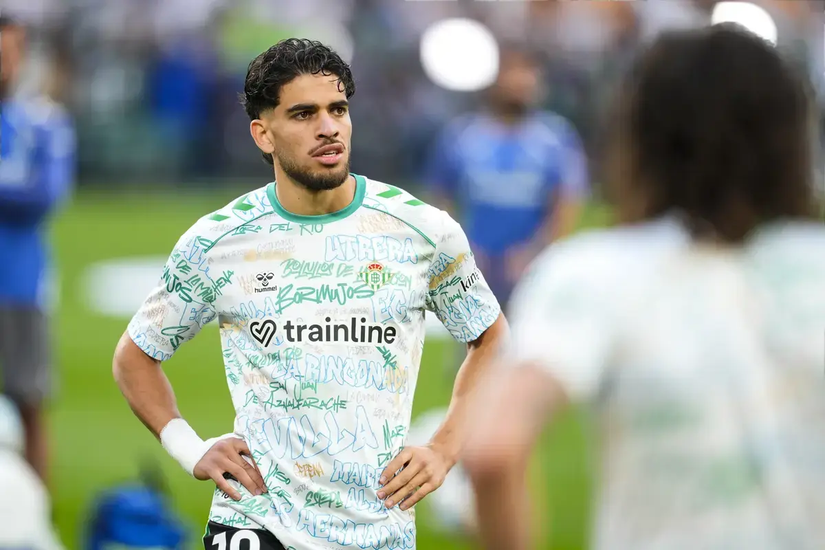 April 24, 2026, Sevilla, Sevilla, SPAIN: Abde Ezzalzouli of Real Betis warms up during the Spanish league, LaLiga EA Sports, football match played between Real Betis and Real Madrid at La Cartuja stadium on April 24, 2026, in Sevilla, Spain.